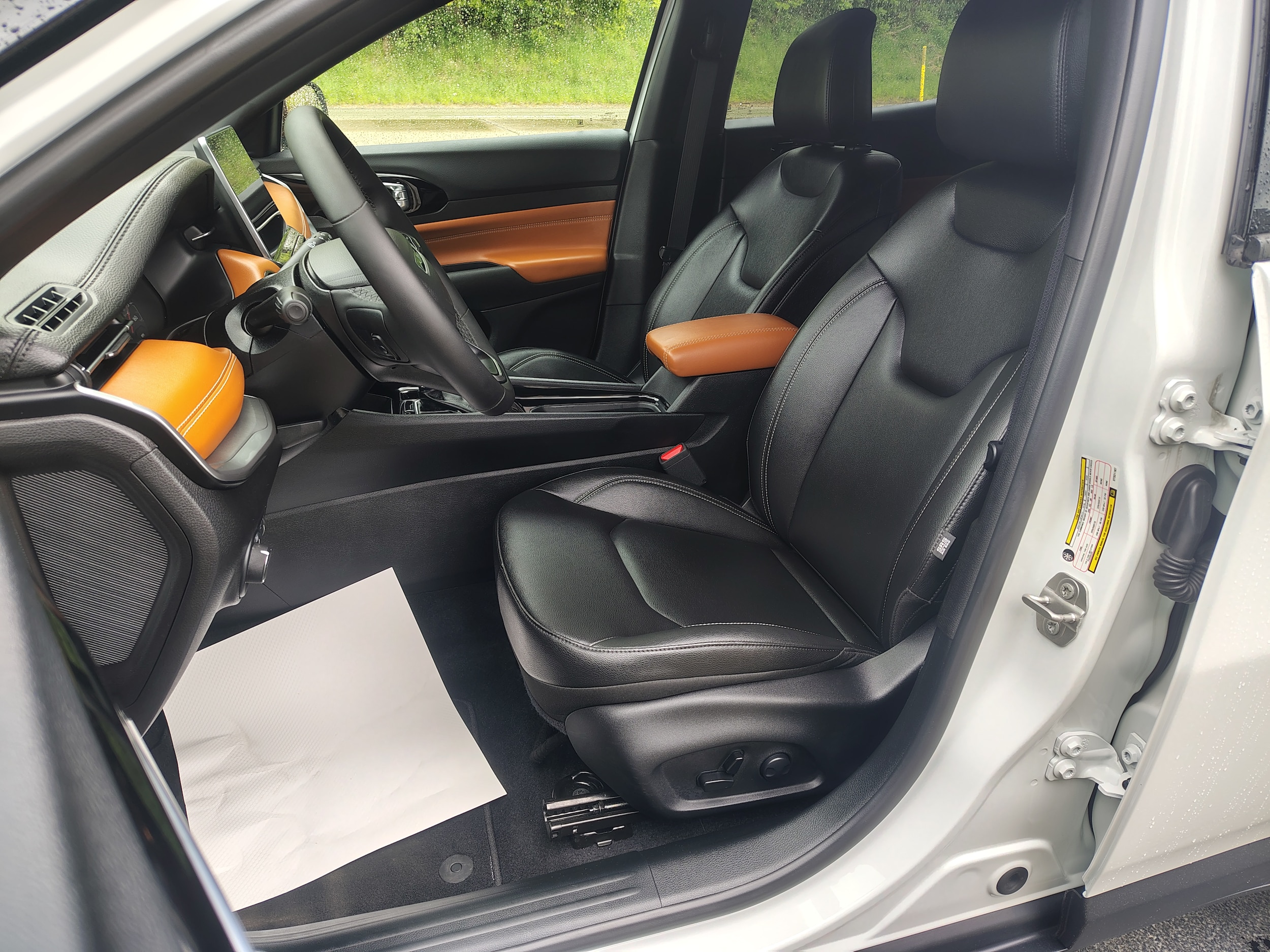 2025 Jeep Compass Limited Bright White Clearcoat at Solomon CJD Brownsville