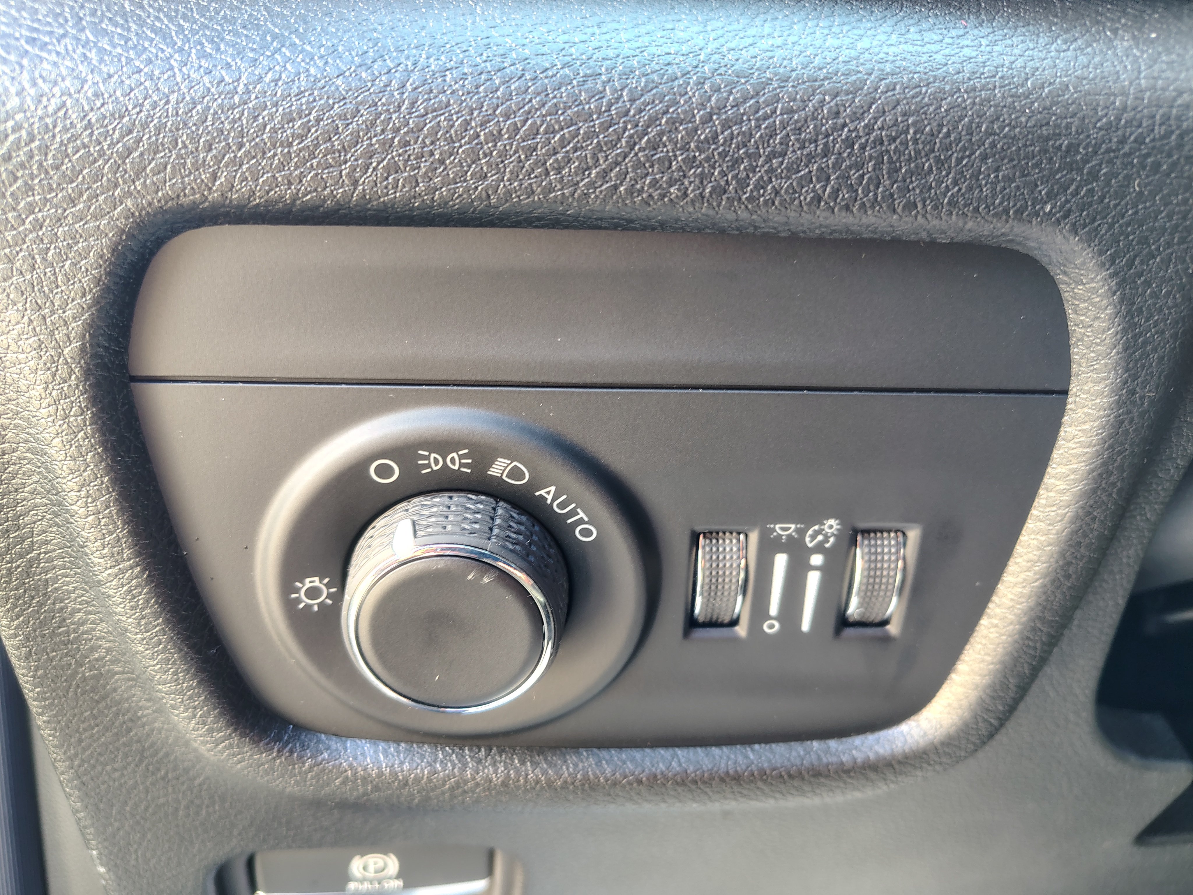 2027 Jeep Grand Cherokee photo 29 of 40