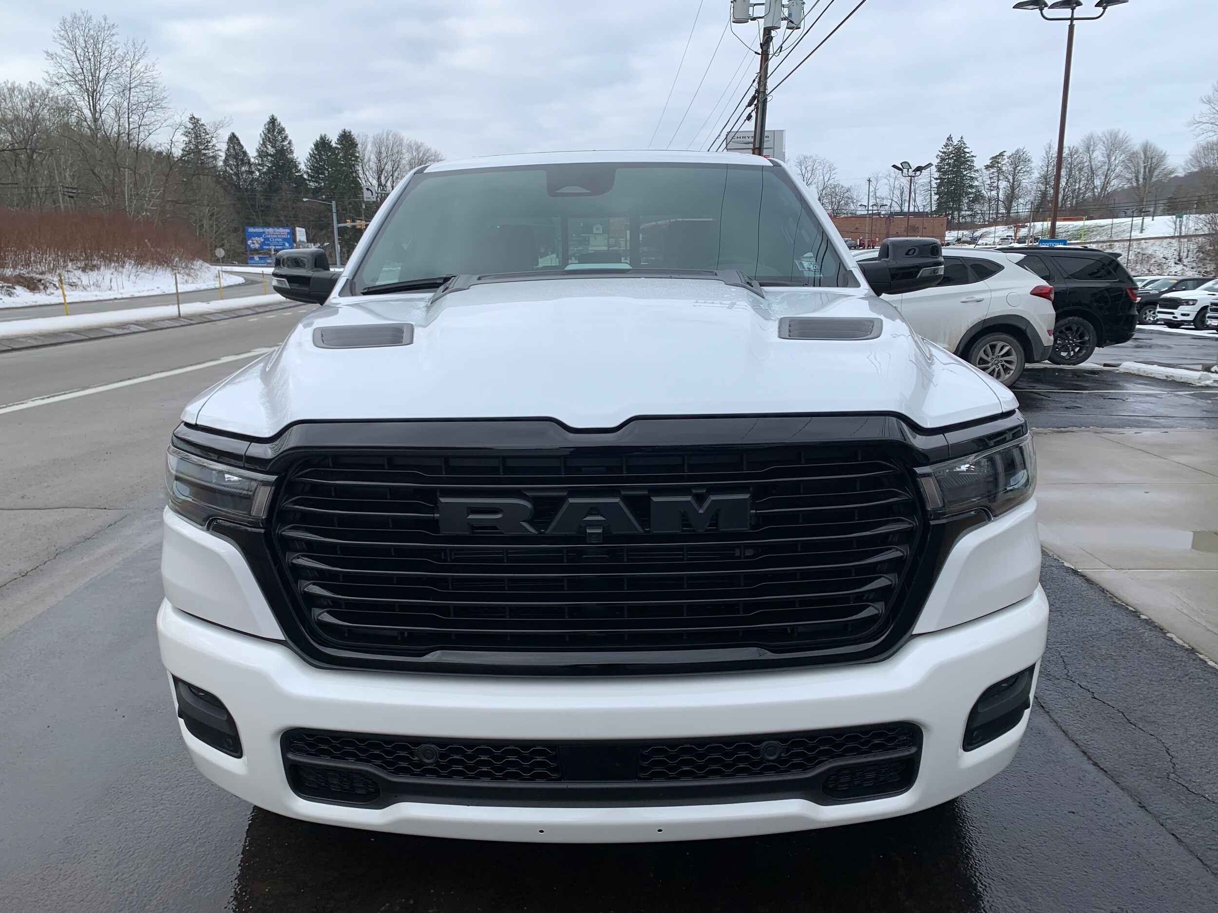 2025 Ram 1500 Laramie photo 3