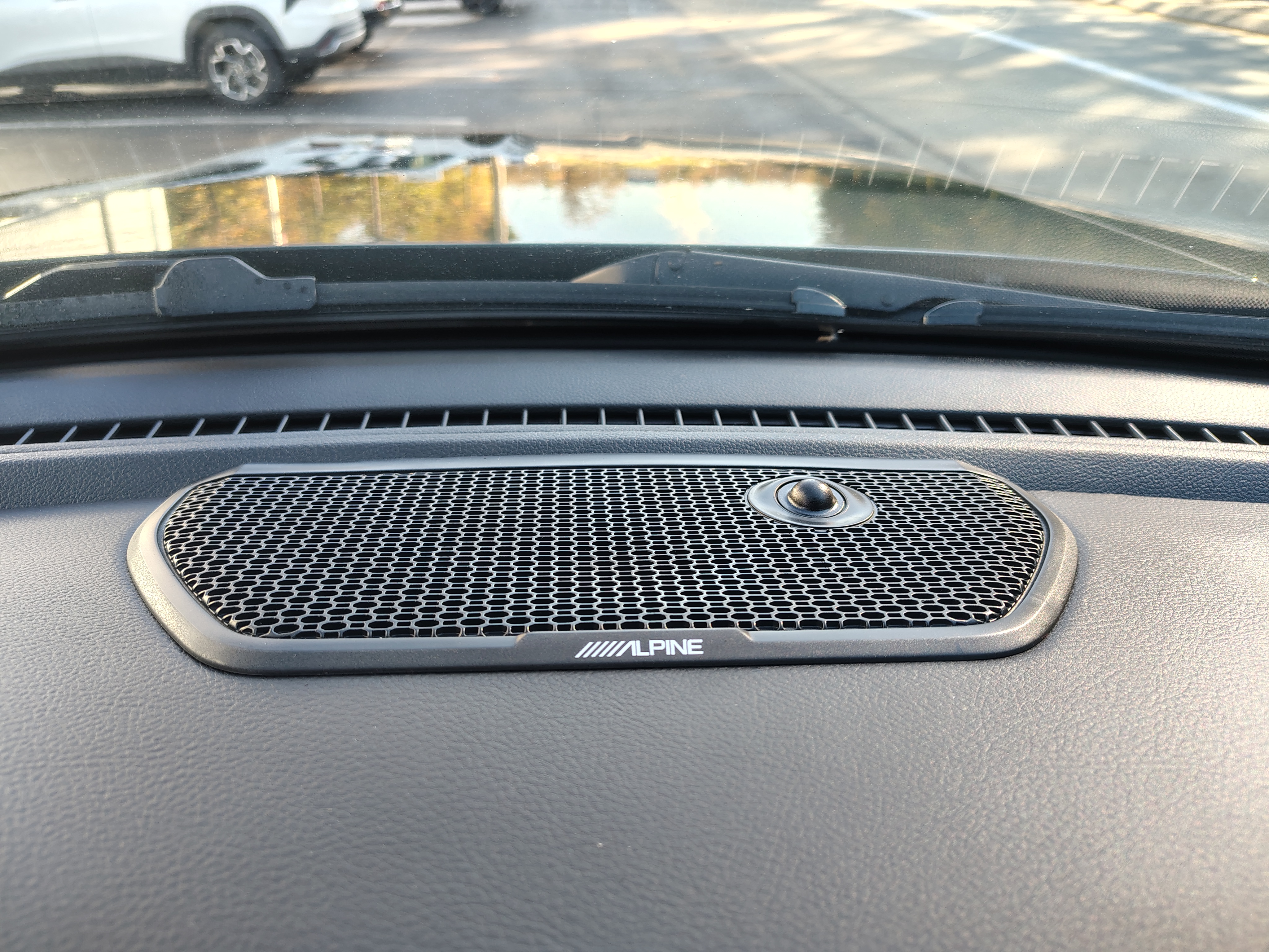 2027 Ram 1500 photo 34 of 40