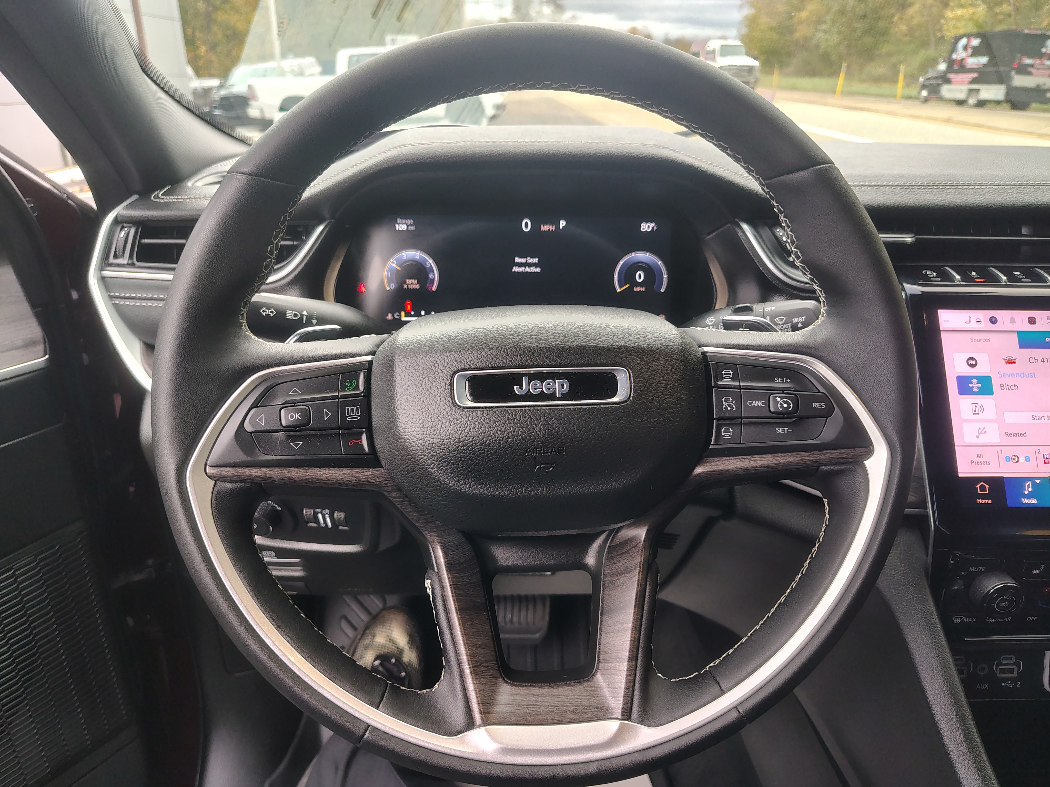2025 Jeep Grand Cherokee L photo 35 of 45