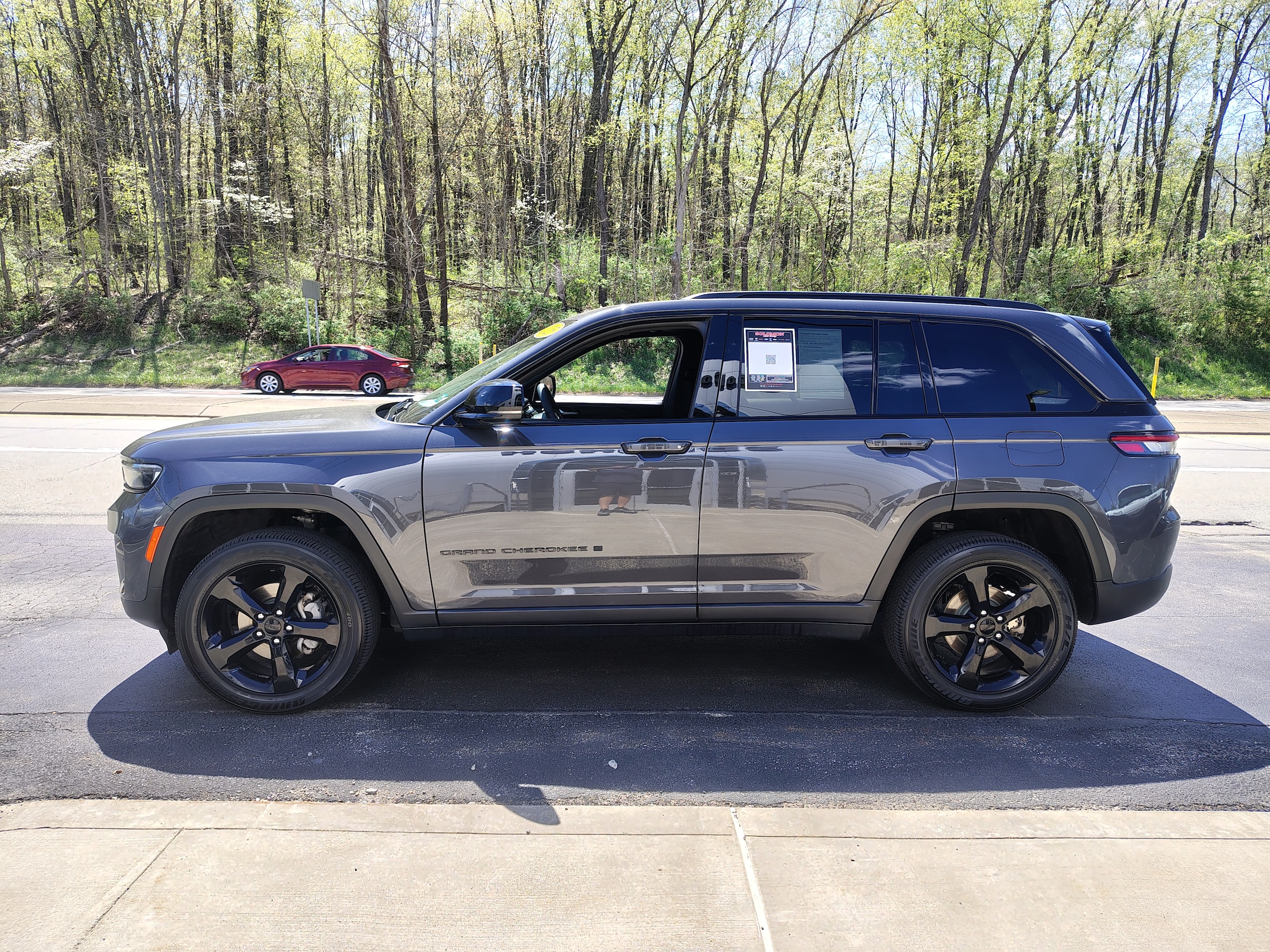 2025 Jeep Grand Cherokee Altitude X Baltic Gray Metallic Clearcoat at Solomon CJD Carmichaels