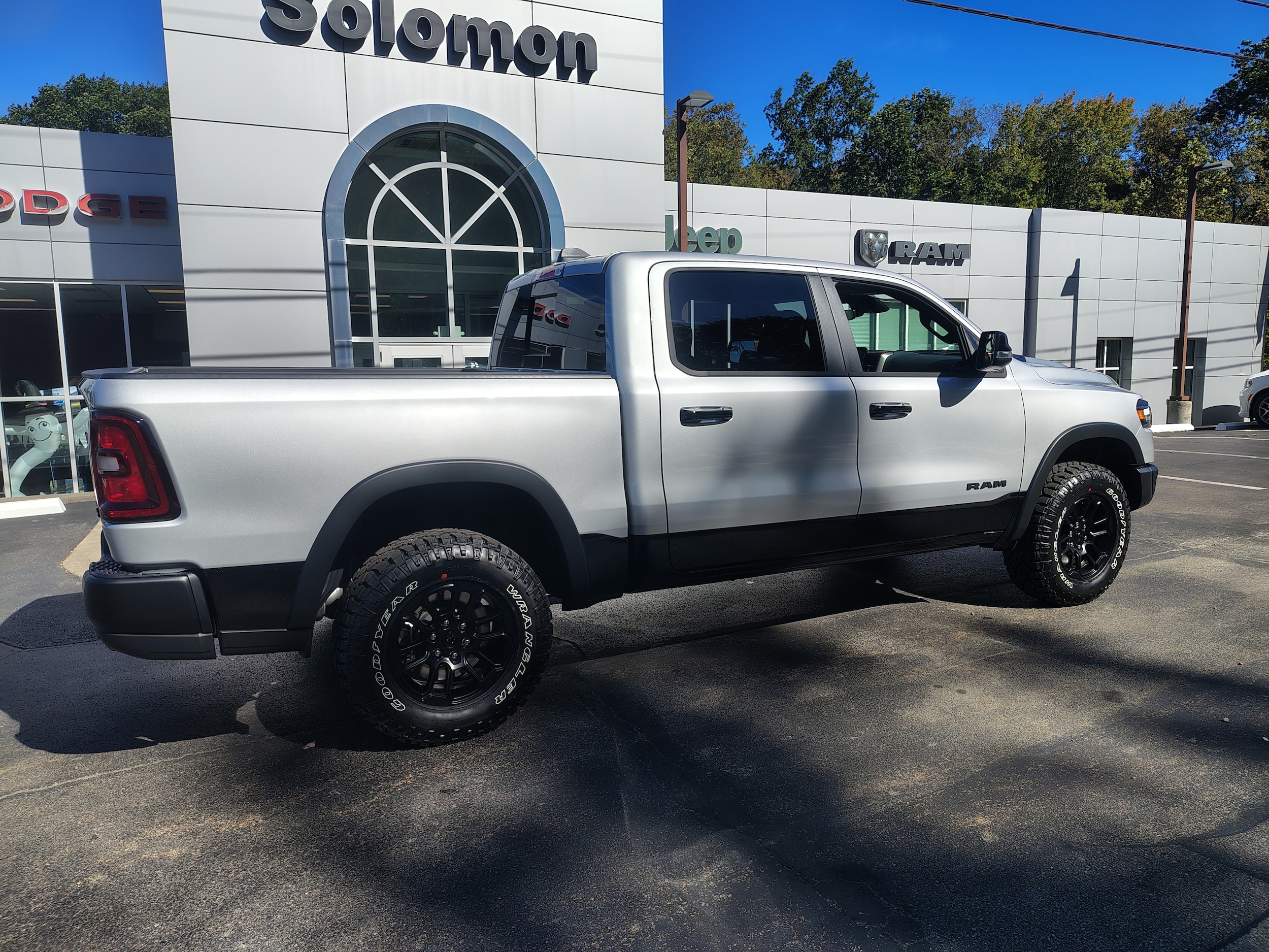 2027 Ram 1500 photo 15 of 41
