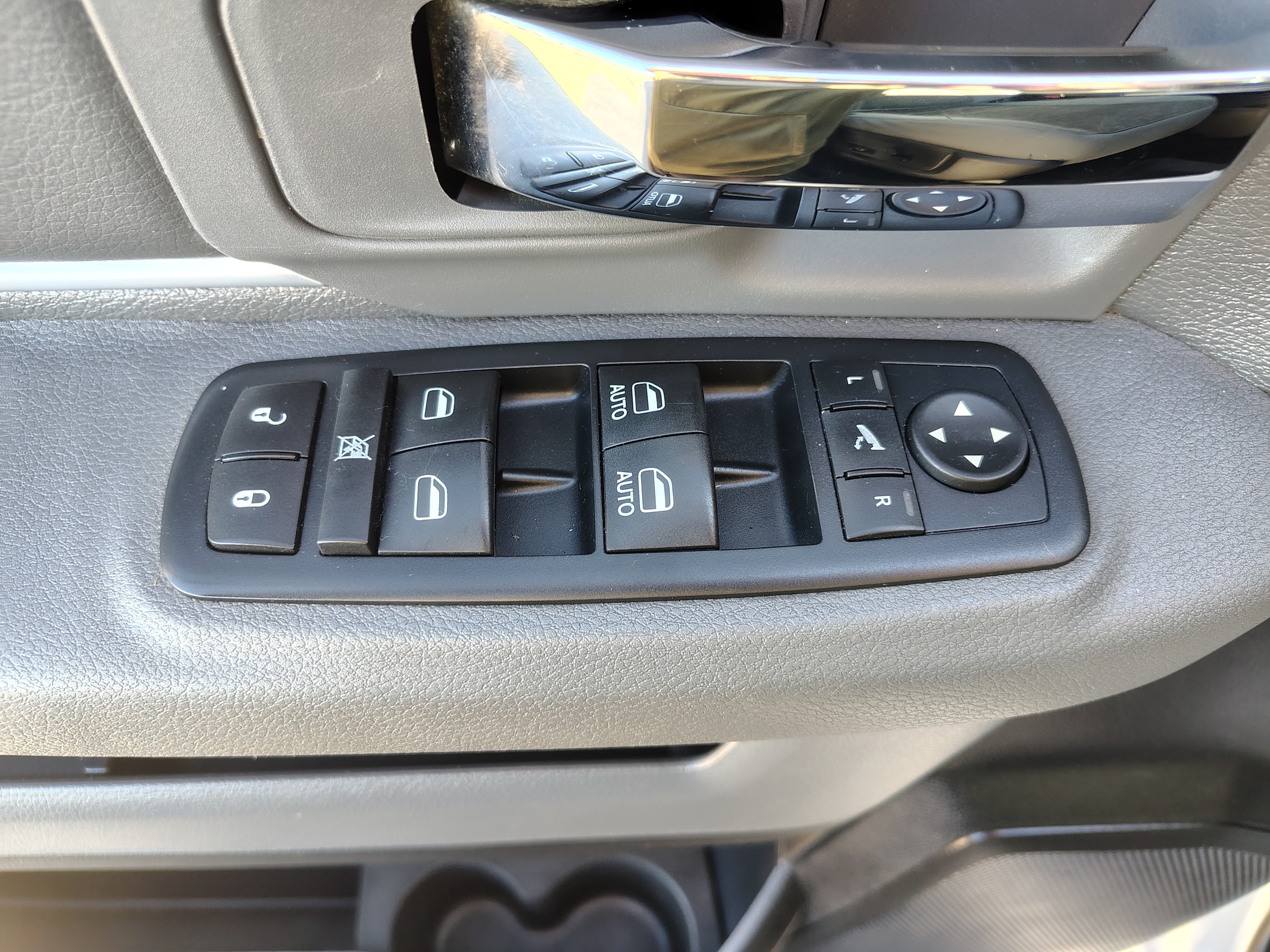 2016 Ram 1500 Big Horn Bright White Clearcoat at Solomon CJD Brownsville
