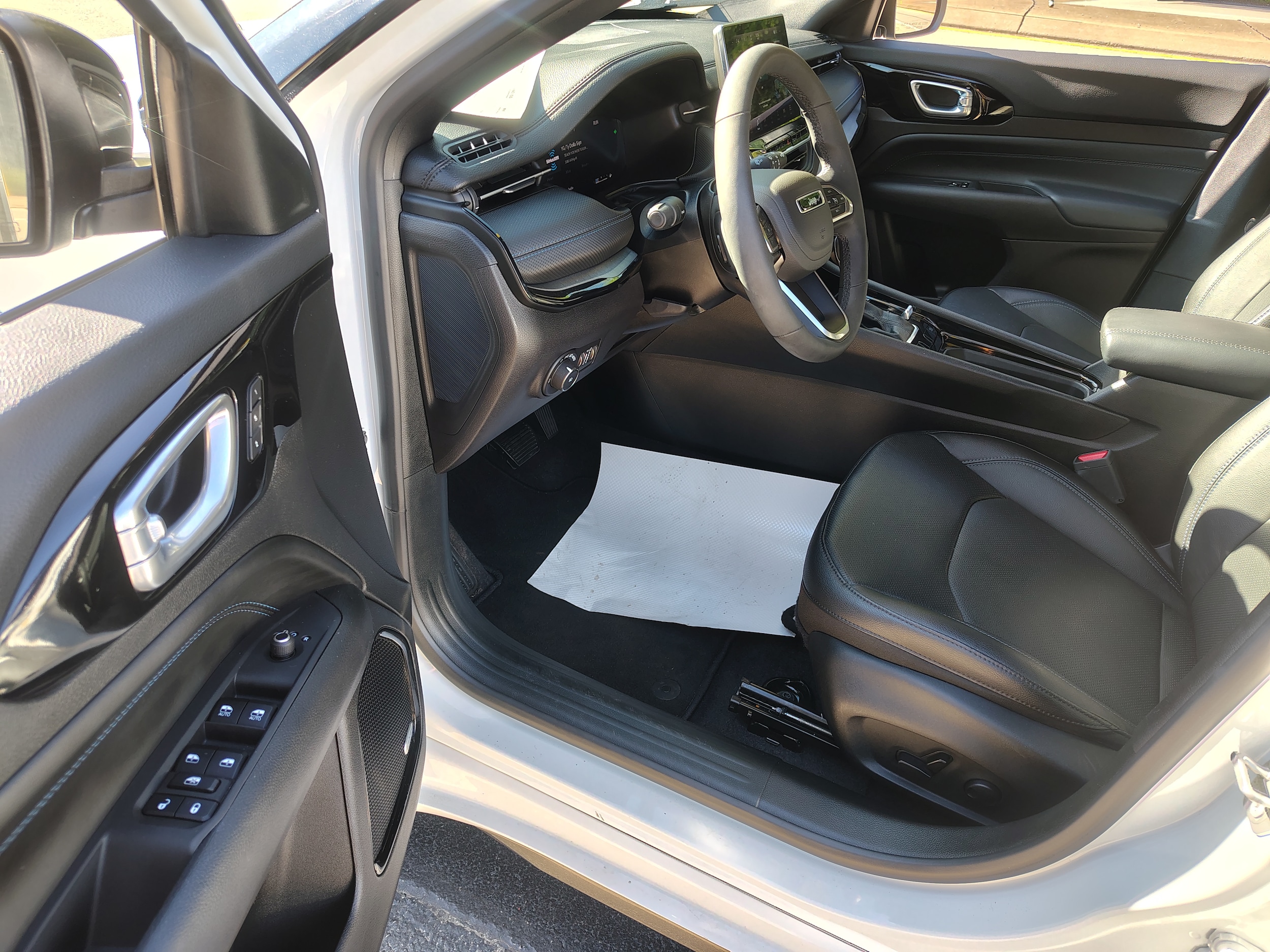 2025 Jeep Compass Limited Bright White Clearcoat at Solomon CJD Brownsville