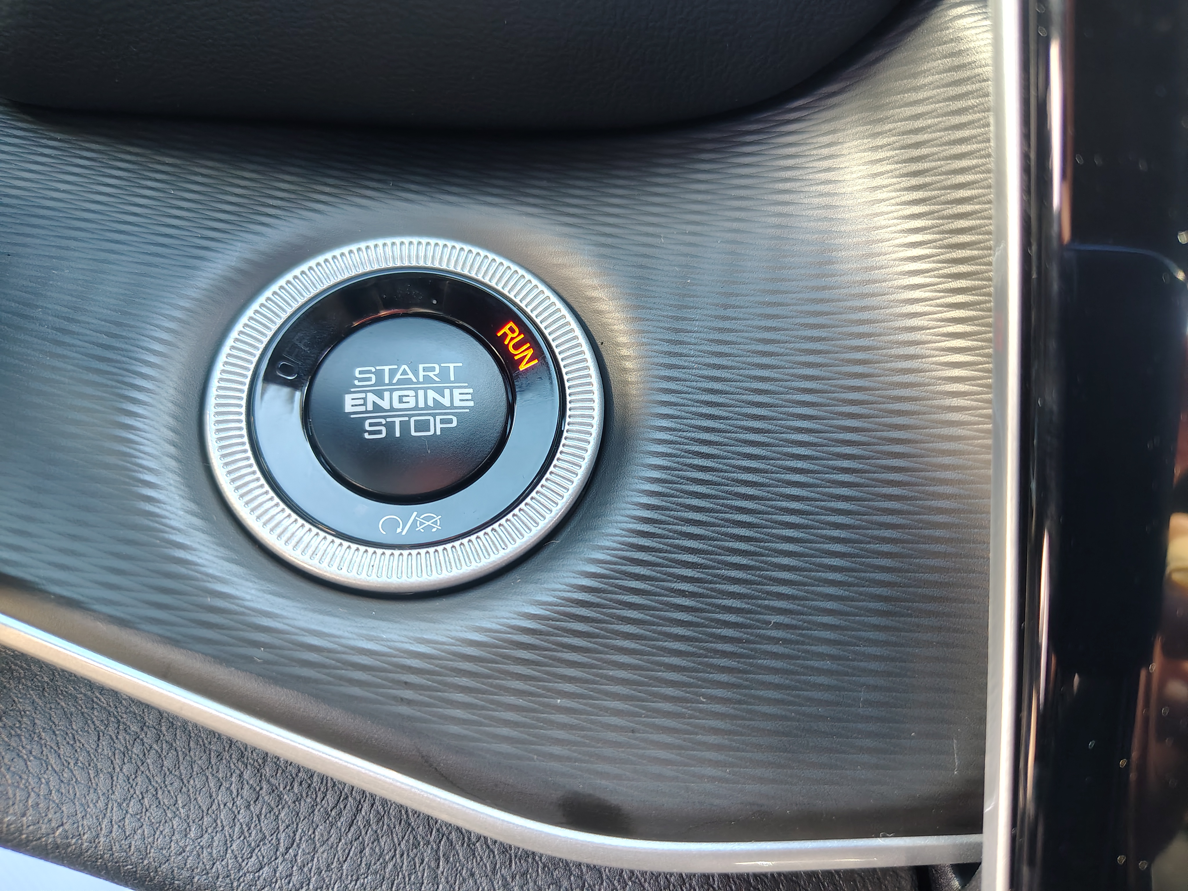 2027 Jeep Grand Cherokee photo 35 of 39