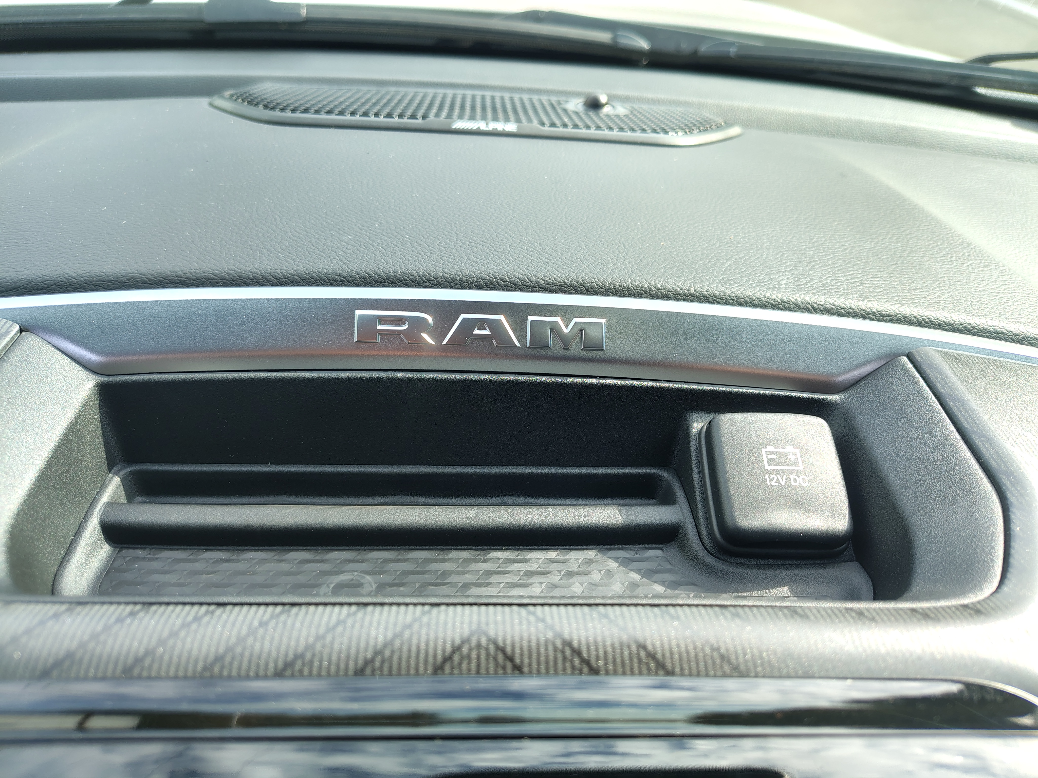 2027 Ram 1500 photo 37 of 42