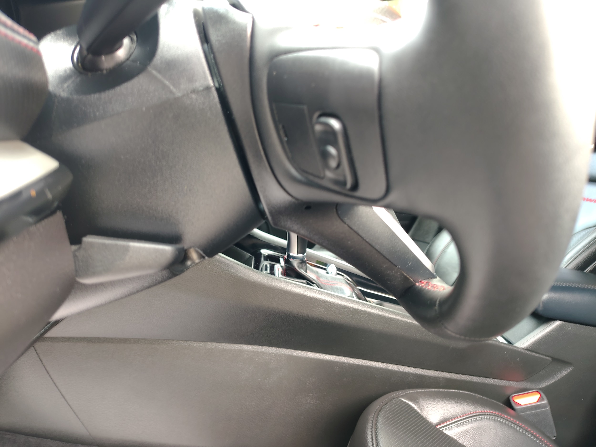 2025 Jeep Compass Trailhawk Silver Zynith Metallic Clearcoat at Solomon CJD Carmichaels