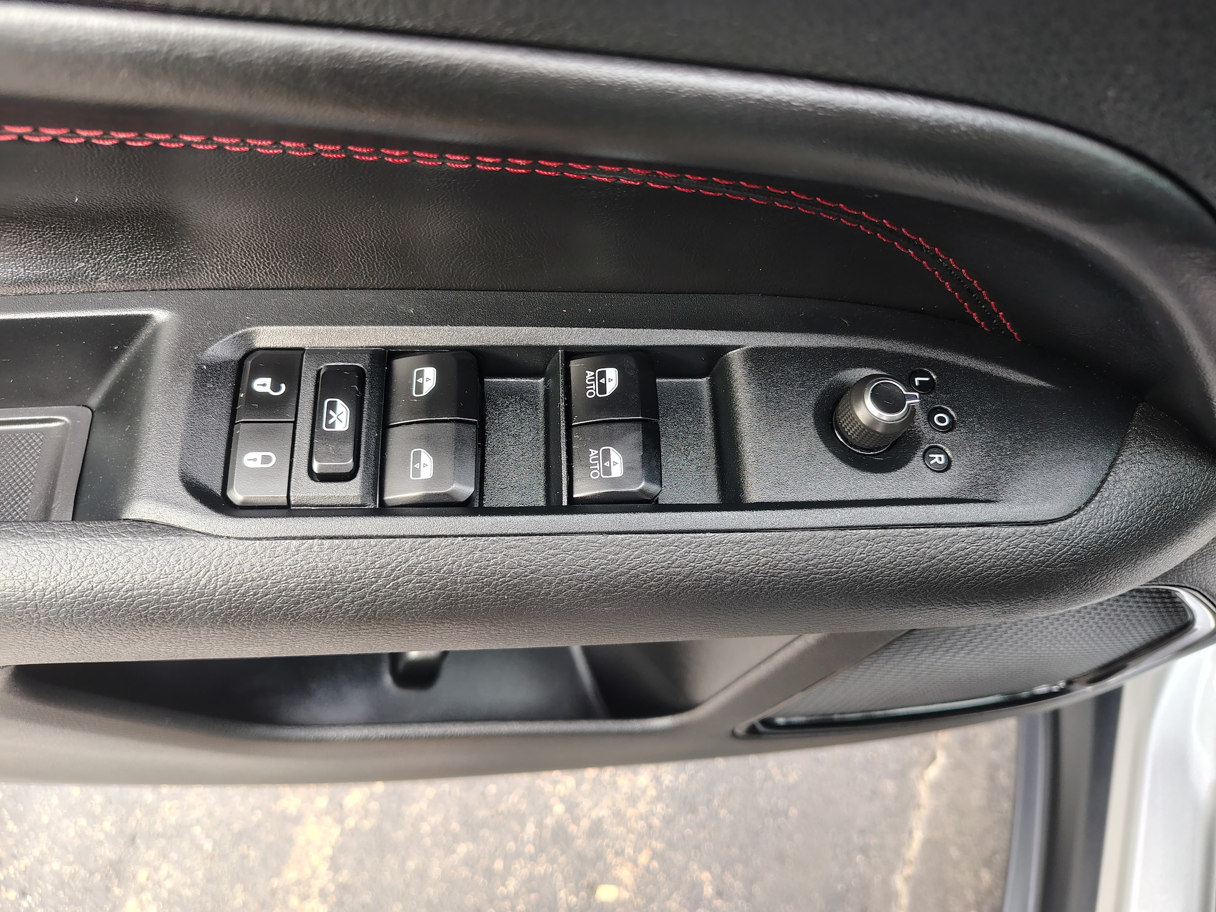 2025 Jeep Compass Trailhawk Silver Zynith Metallic Clearcoat at Solomon CJD Carmichaels