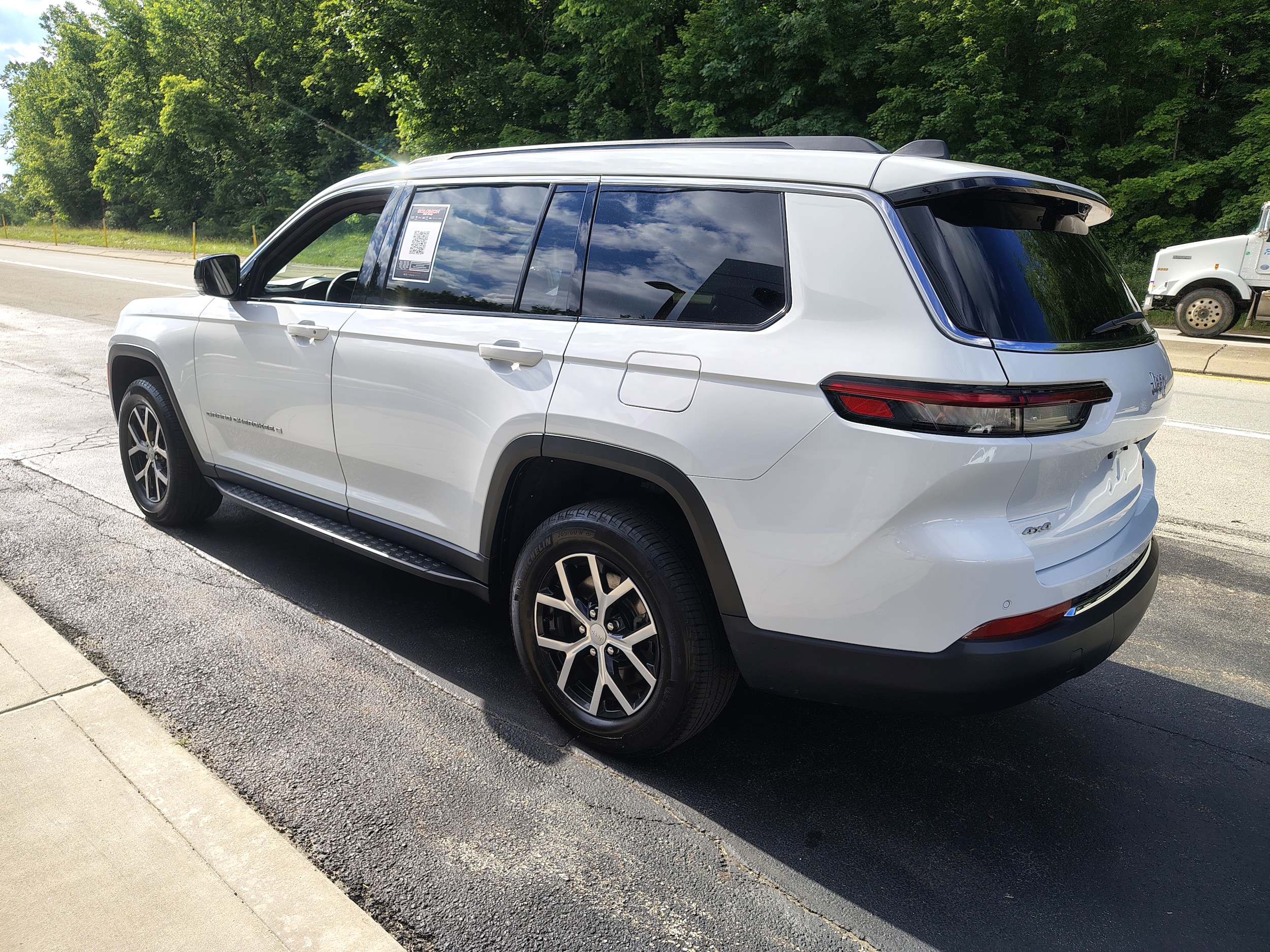 2024 Jeep Grand Cherokee L Limited Bright White Clearcoat at Solomon CJD Carmichaels