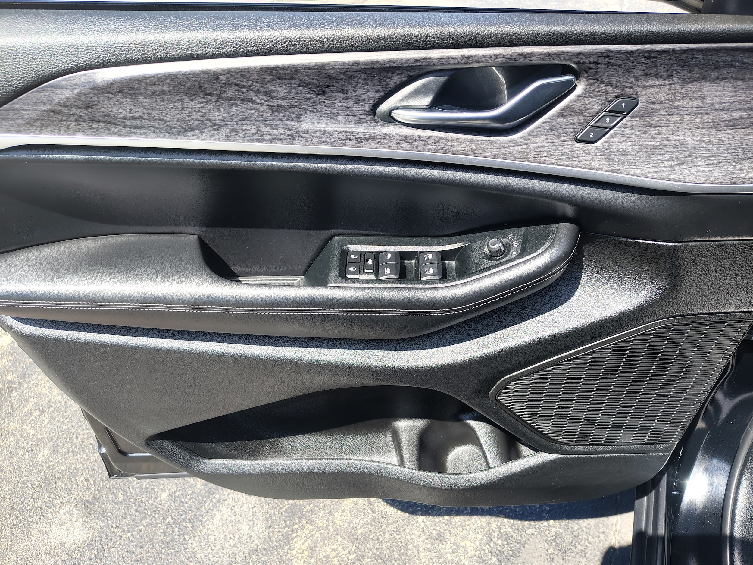 2024 Jeep Grand Cherokee Limited Diamond Black Crystal Pearlcoat at Solomon CJD Carmichaels
