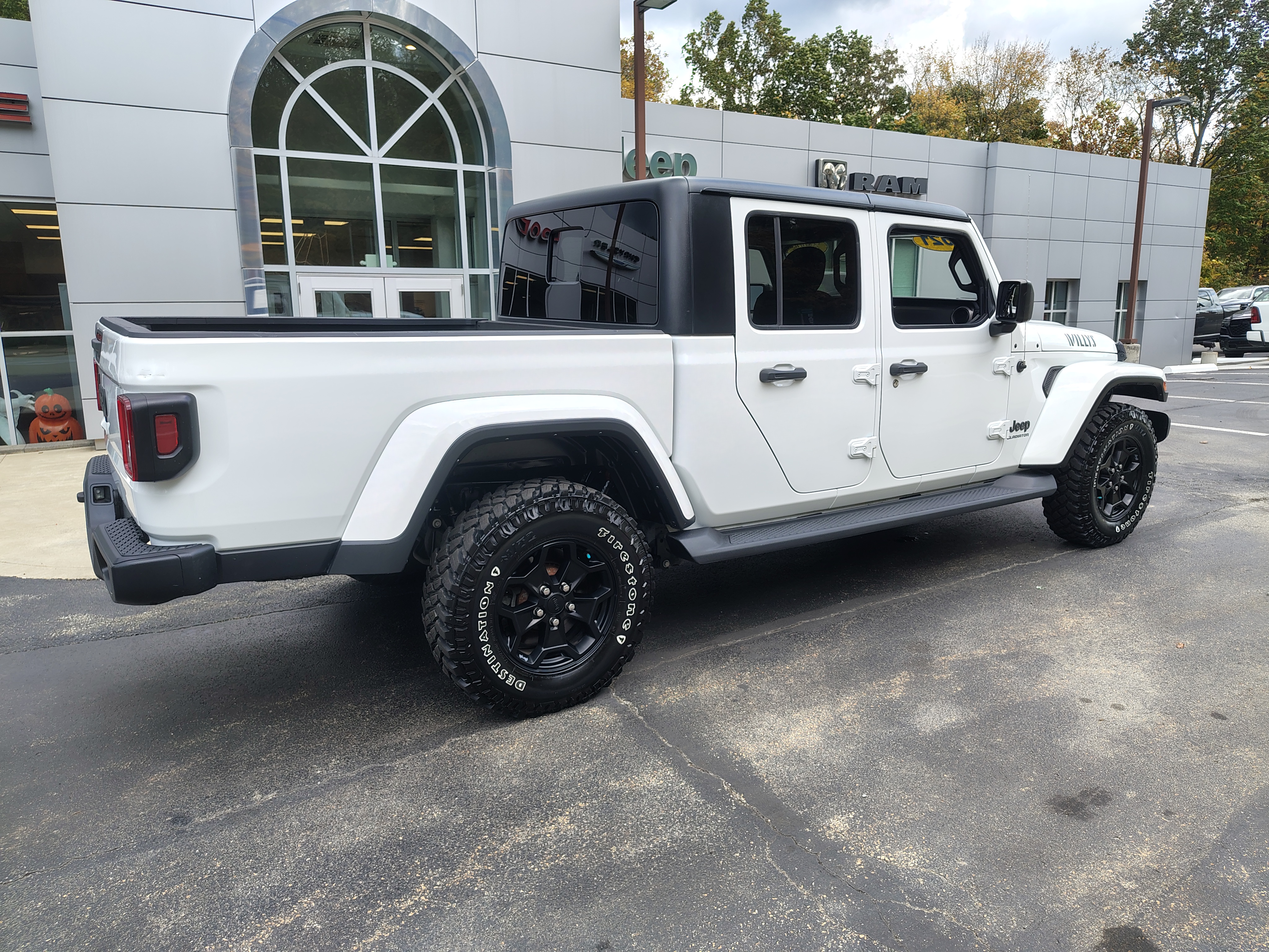 2021 Jeep Gladiator photo 14 of 34