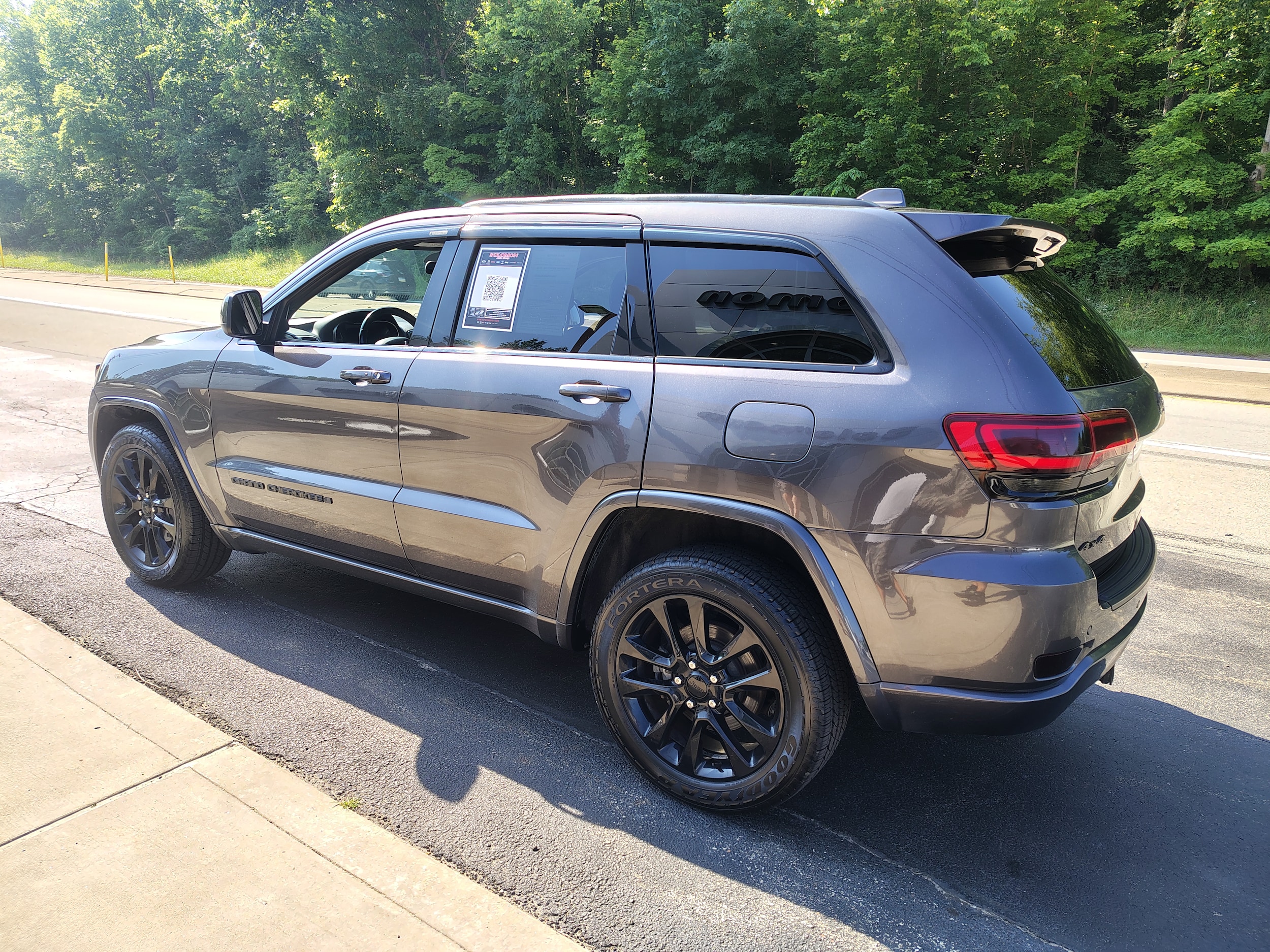 2021 Jeep Grand Cherokee Laredo X Granite Crystal Metallic Clearcoat at Solomon CJD Carmichaels