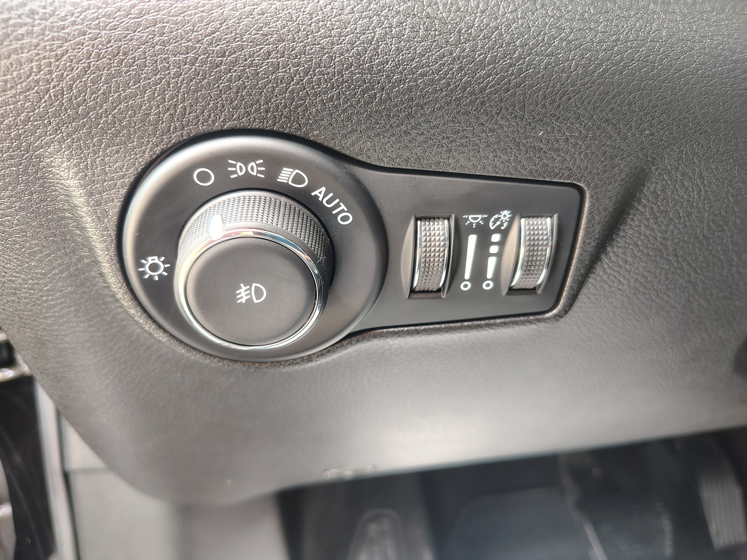 2025 Jeep Compass Limited Diamond Black Crystal Pearlcoat at Solomon CJD Carmichaels