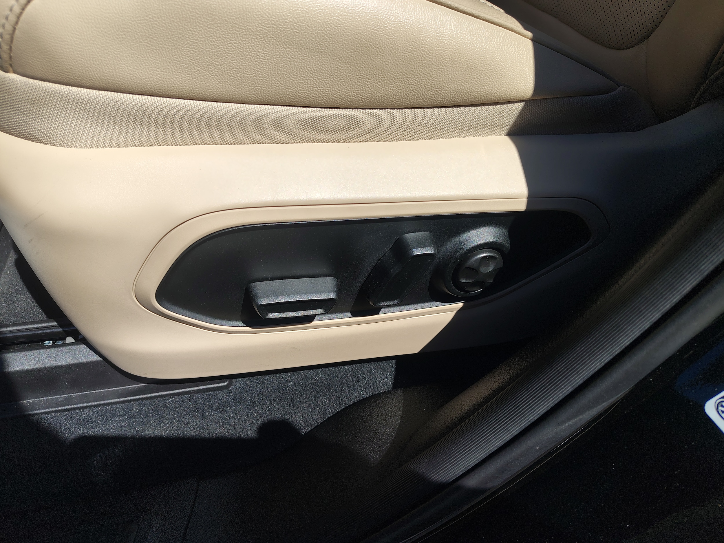 2024 Jeep Grand Cherokee Limited Diamond Black Crystal Pearlcoat at Solomon CJD Carmichaels