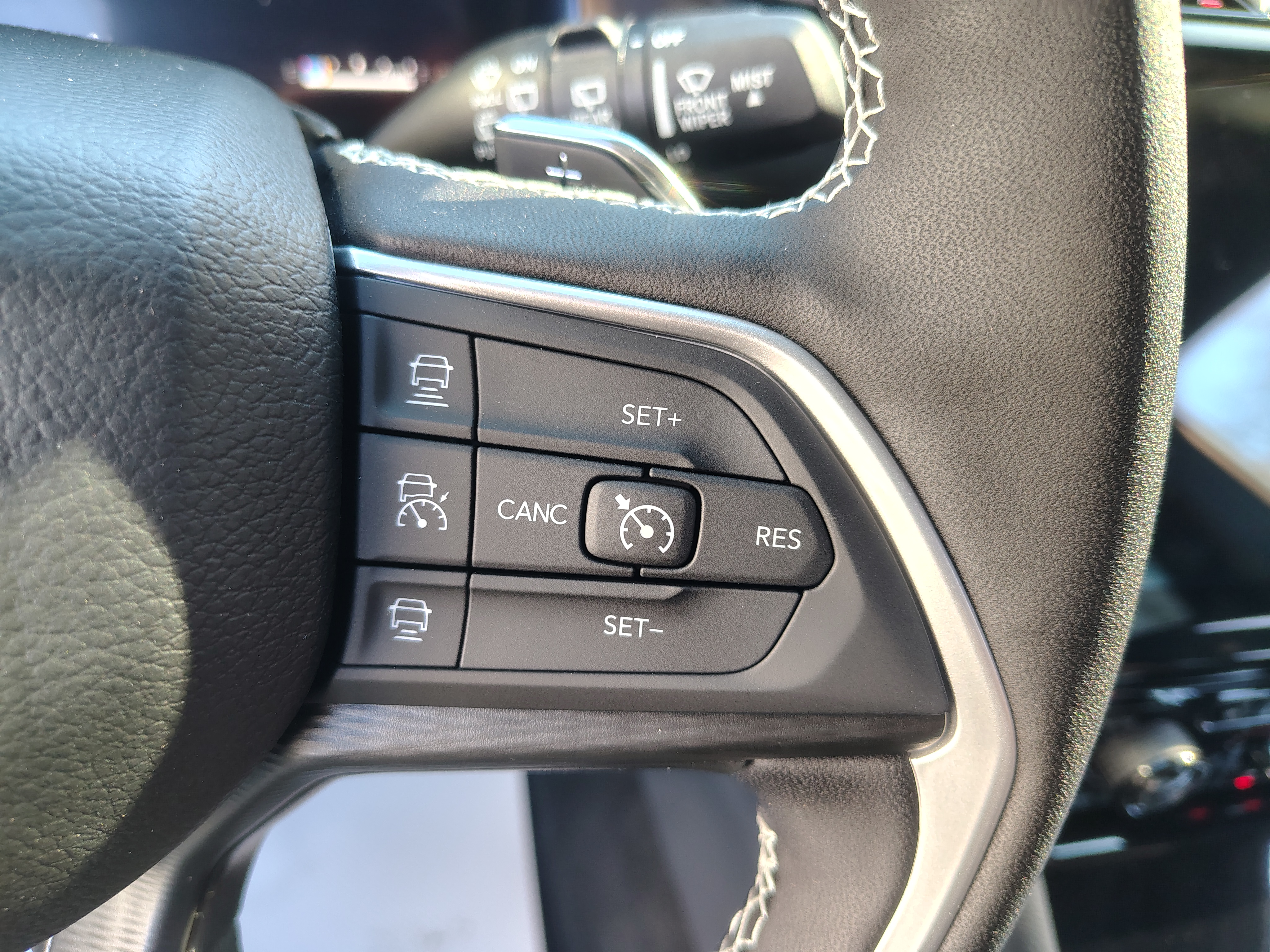 2027 Jeep Grand Cherokee photo 34 of 39