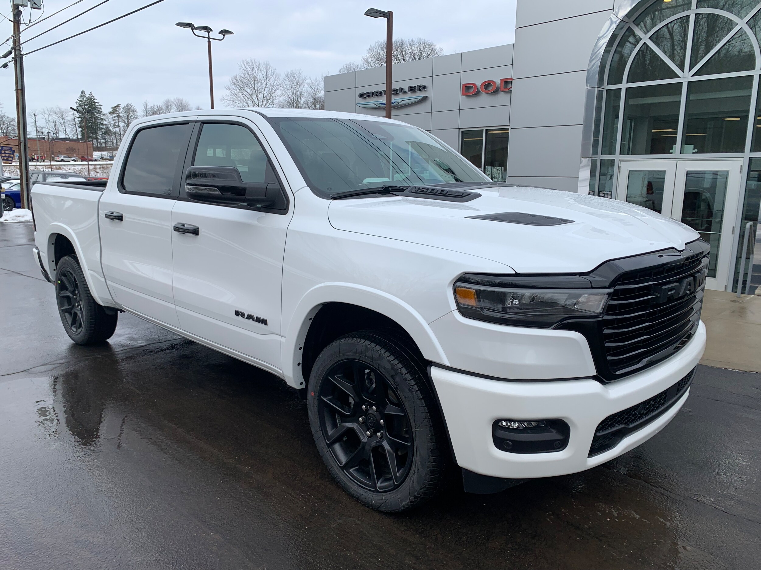 2025 Ram 1500 Laramie photo 2