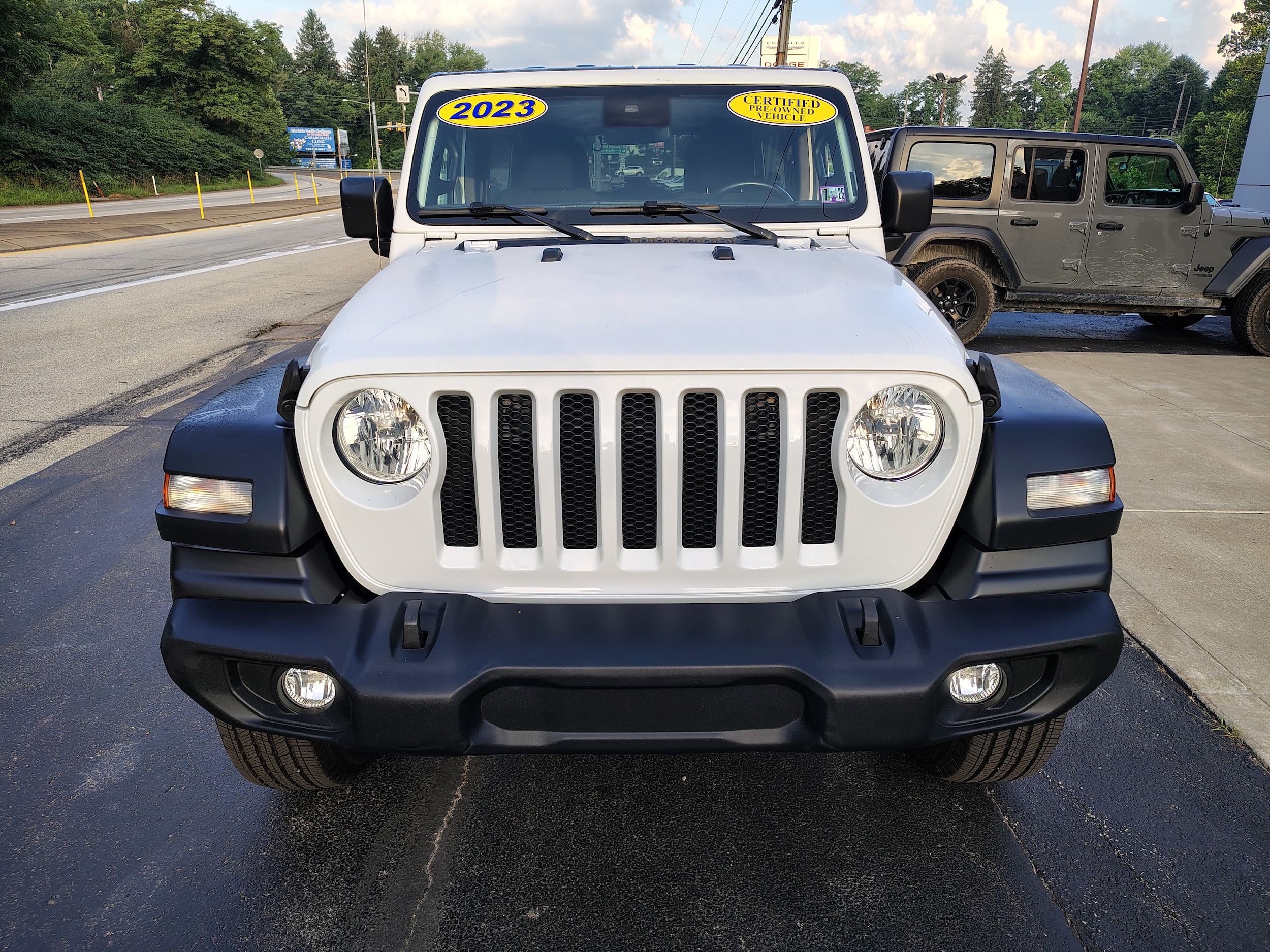 2023 Jeep Wrangler Sport S photo 3