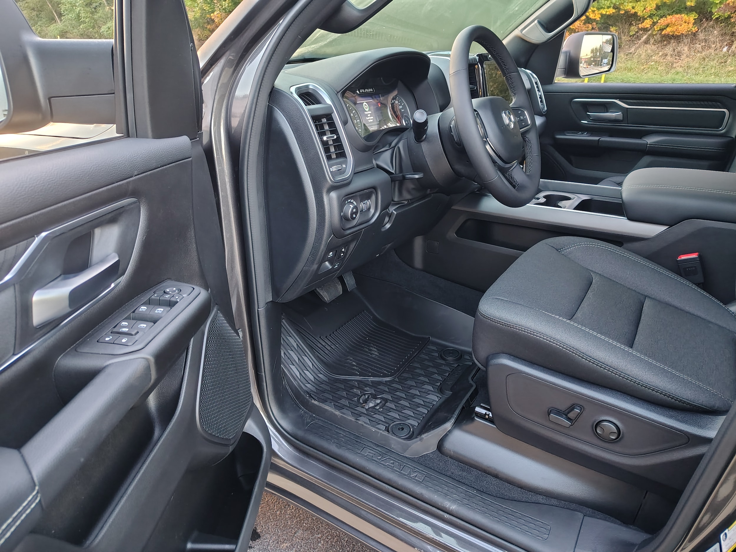 2027 Ram 1500 photo 18 of 40