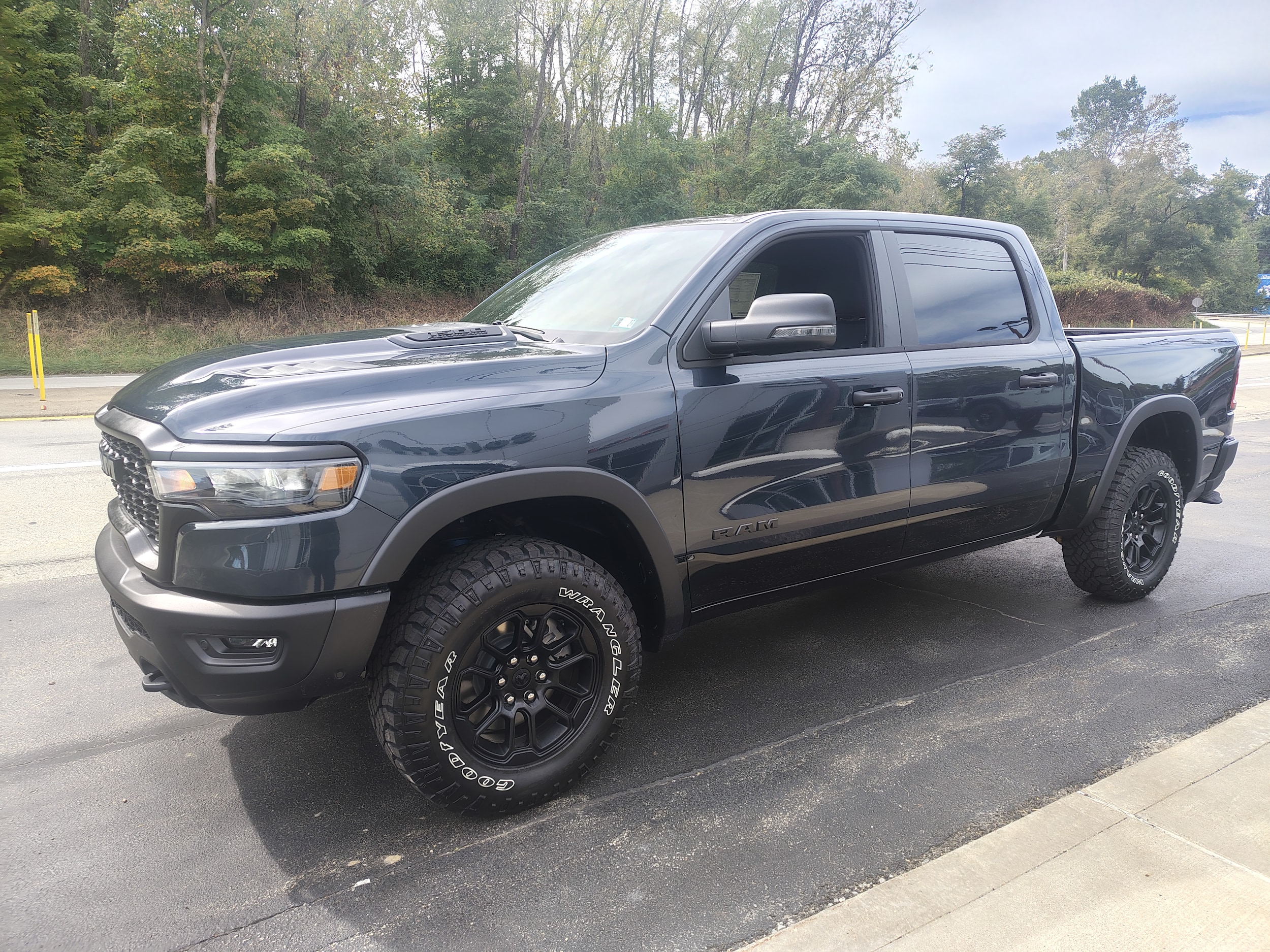 2027 Ram 1500 photo 5 of 19