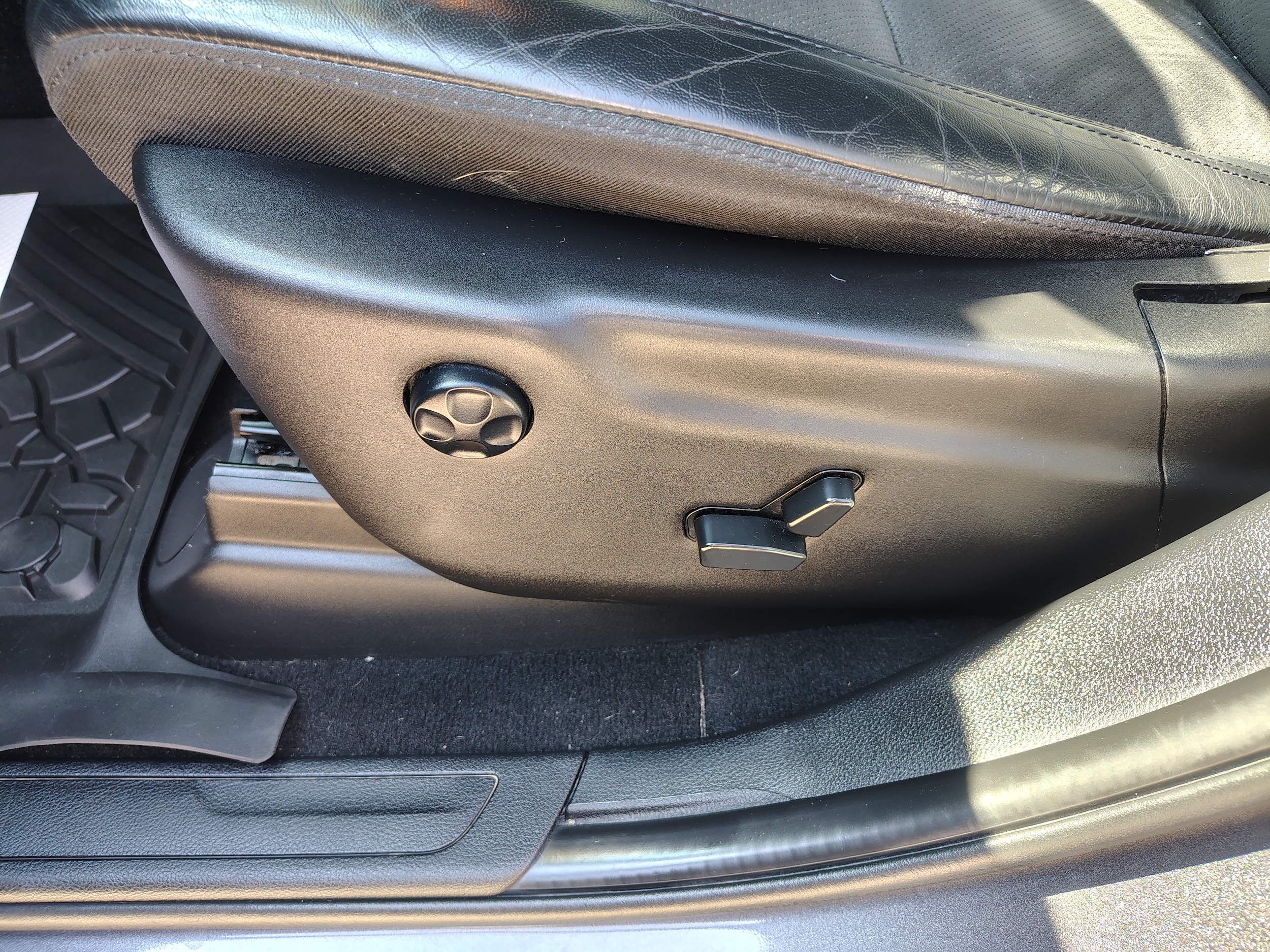 2021 Jeep Grand Cherokee Laredo X Granite Crystal Metallic Clearcoat at Solomon CJD Carmichaels