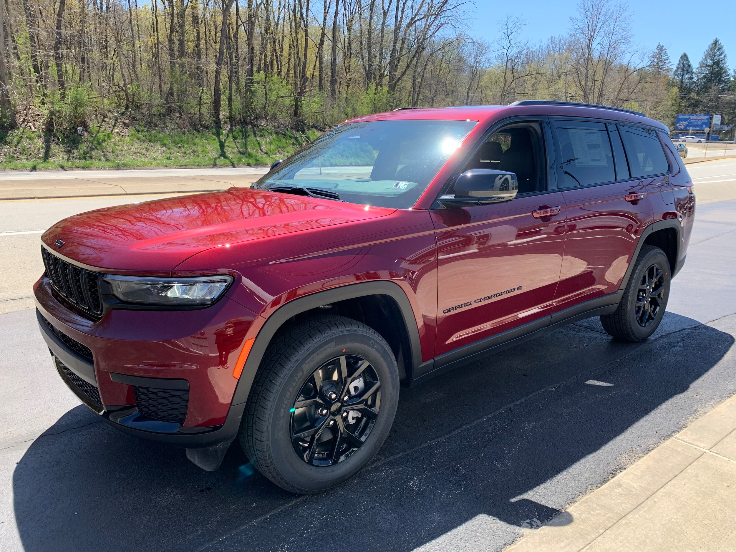 2025 Jeep Grand Cherokee Altitude photo 3
