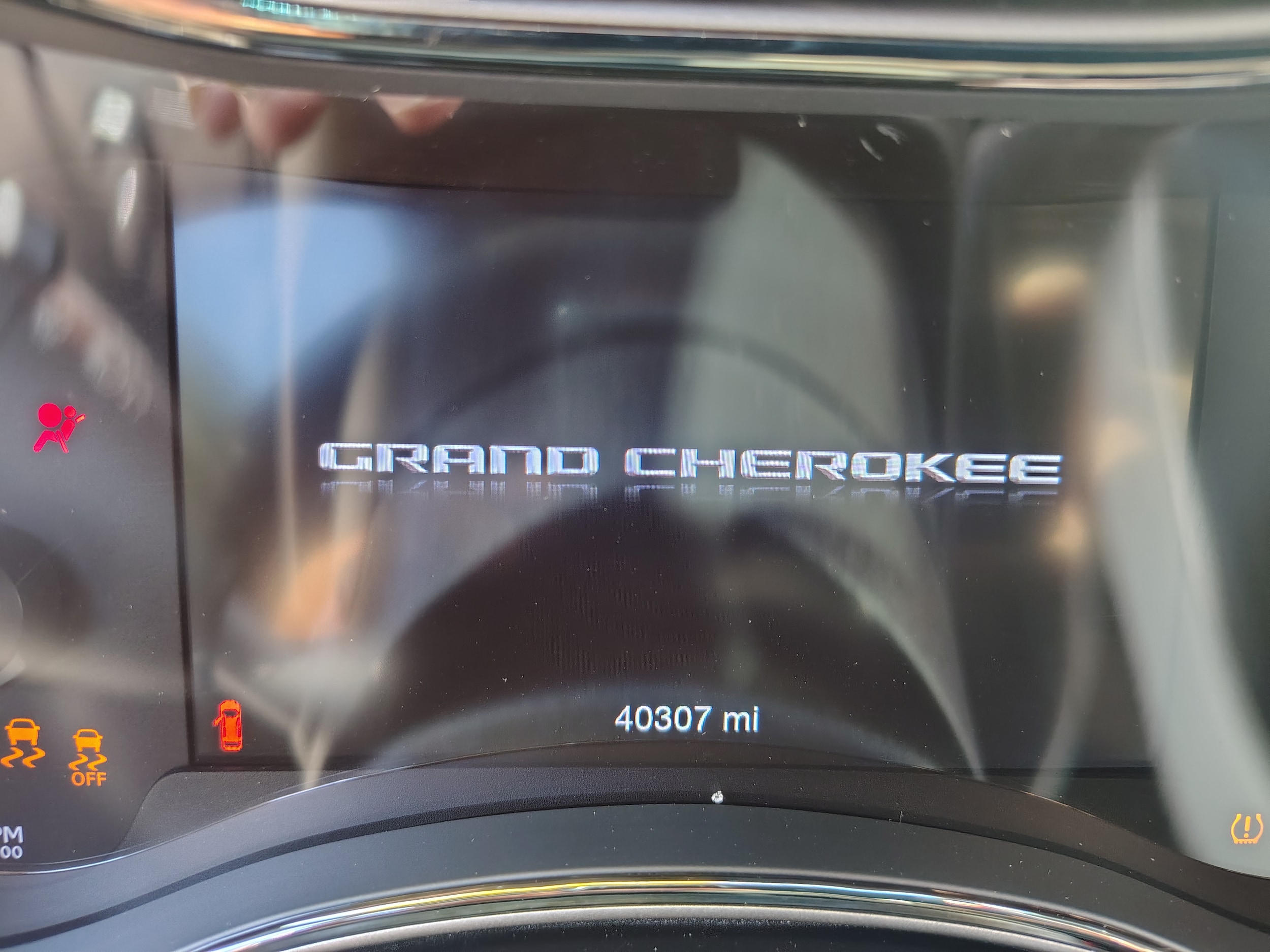 2018 Jeep Grand Cherokee photo 33 of 44