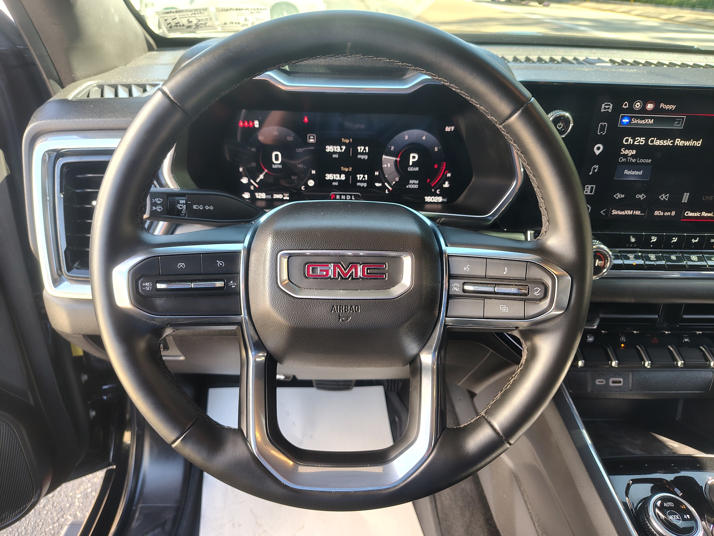 2025 GMC Canyon photo 31 of 39