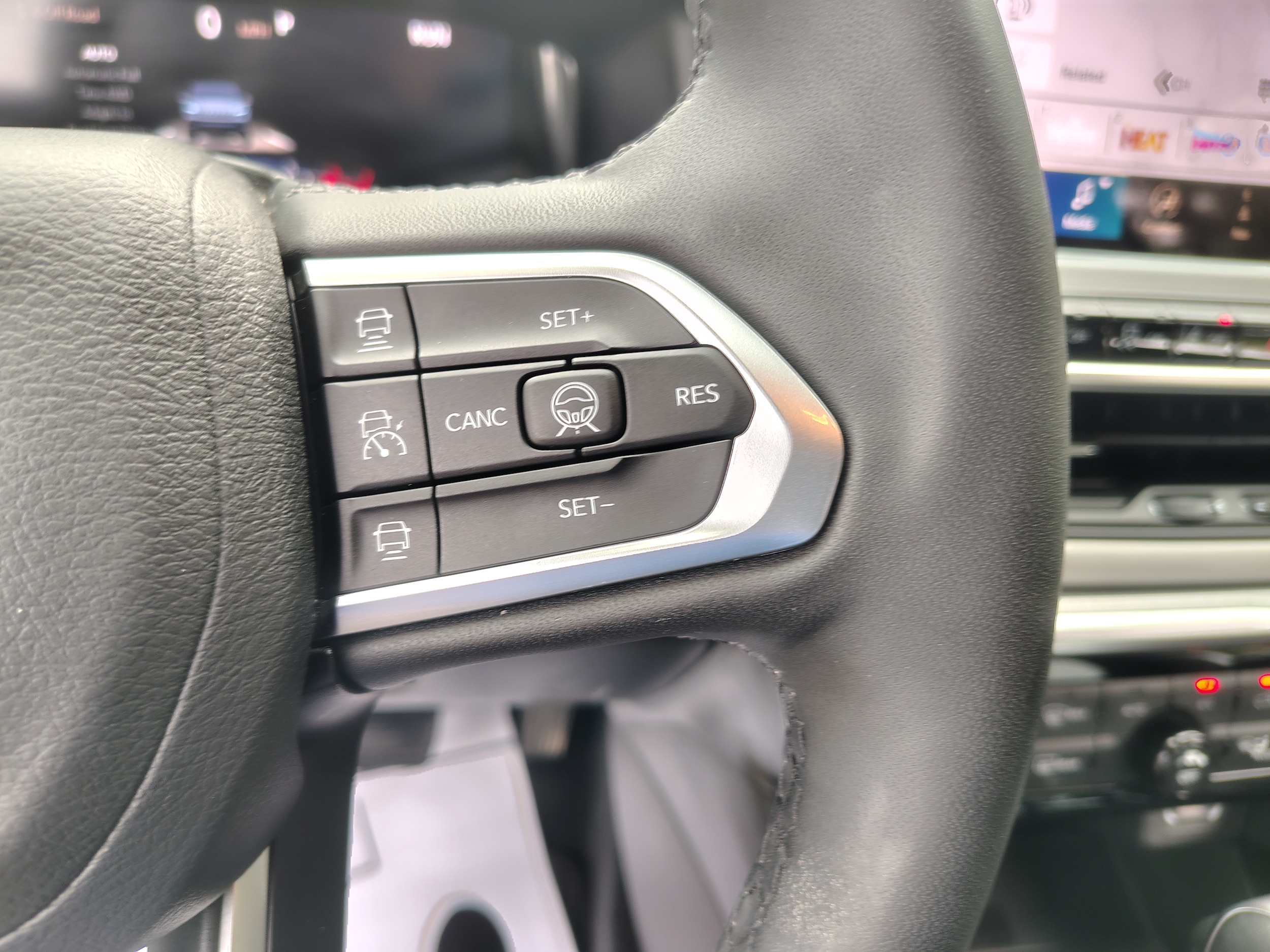 2025 Jeep Compass Limited Silver Zynith Metallic Clearcoat at Solomon CJD Carmichaels