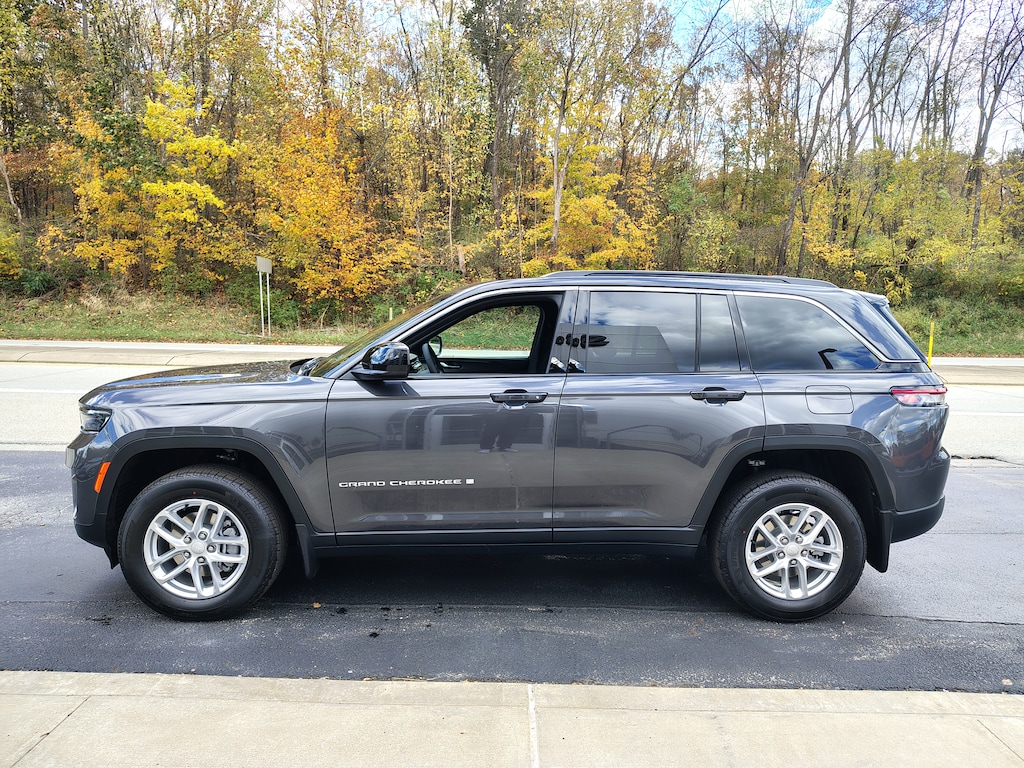New 2025 Jeep Grand Cherokee LAREDO X 4X4 Sport Utility