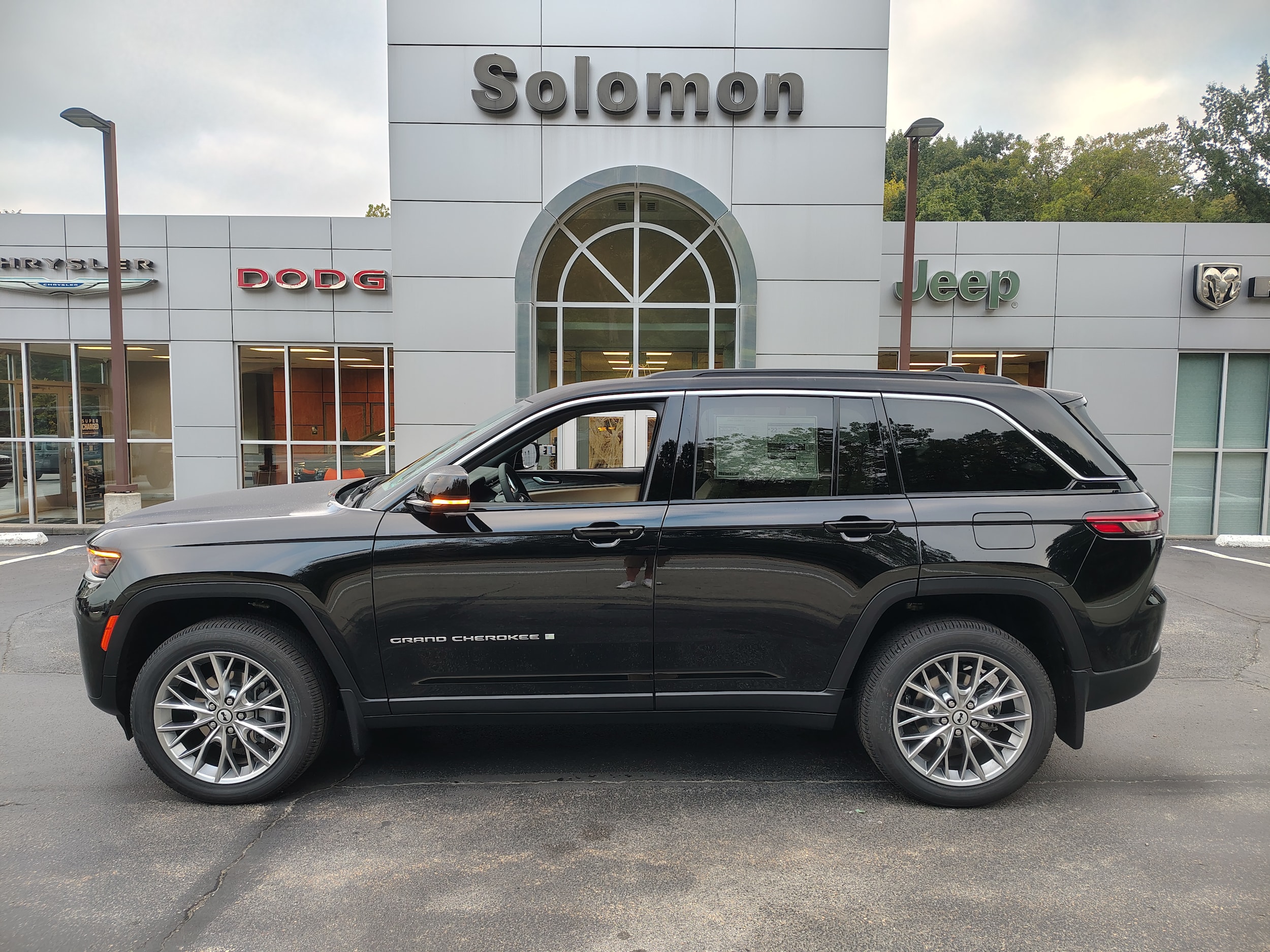 2027 Jeep Grand Cherokee Sport Utility 