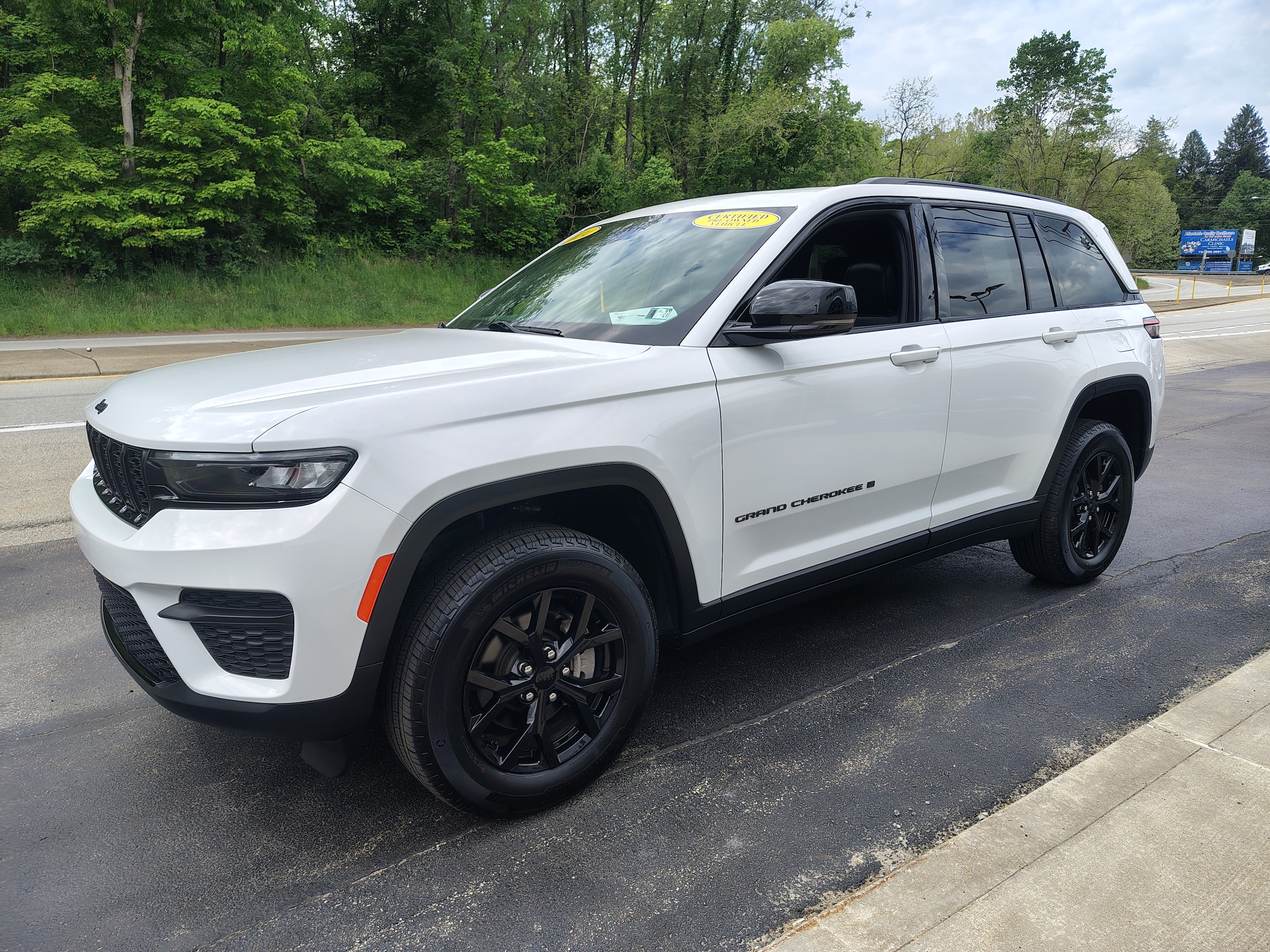 2024 Jeep Grand Cherokee Altitude X Bright White Clearcoat at Solomon CJD Carmichaels
