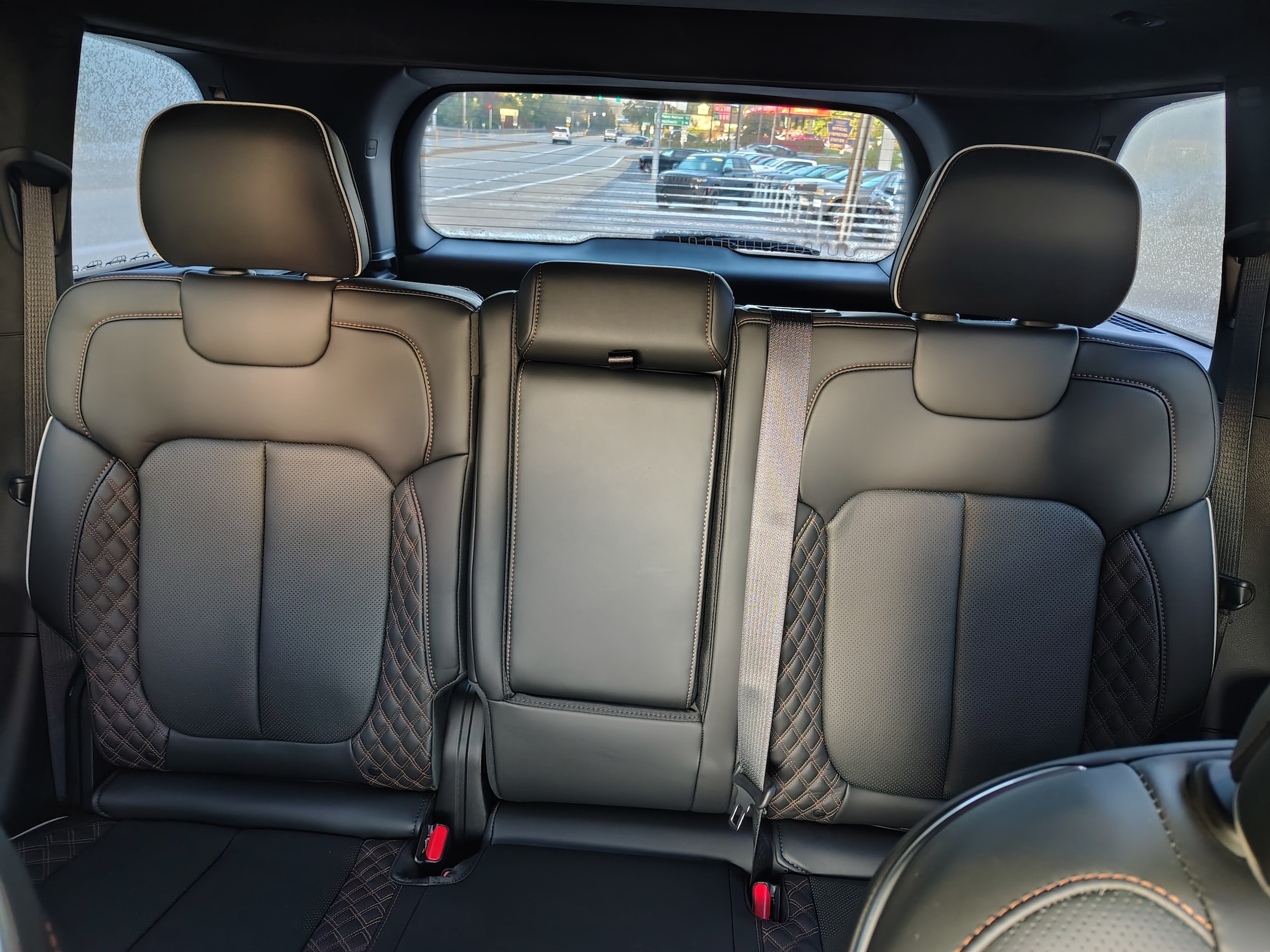 2027 Jeep Grand Cherokee photo 27 of 47