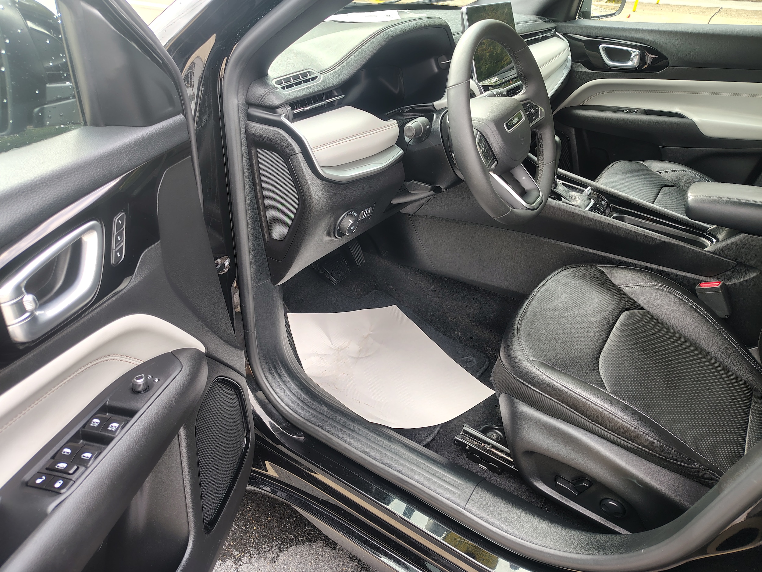 2025 Jeep Compass Limited Diamond Black Crystal Pearlcoat at Solomon CJD Carmichaels