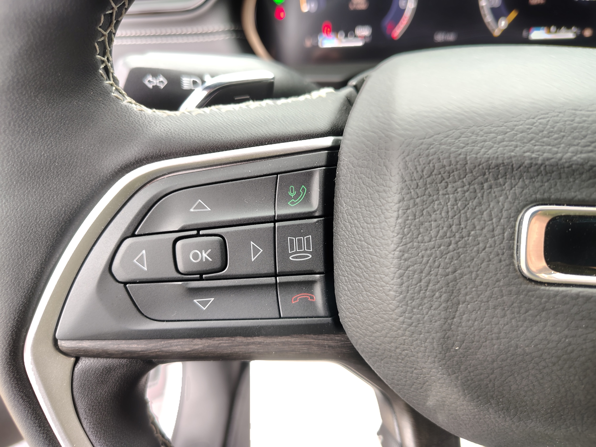 2026 Jeep Grand Cherokee LAREDO ALTITUDE 4X4 Silver Zynith at Three Rivers CJD
