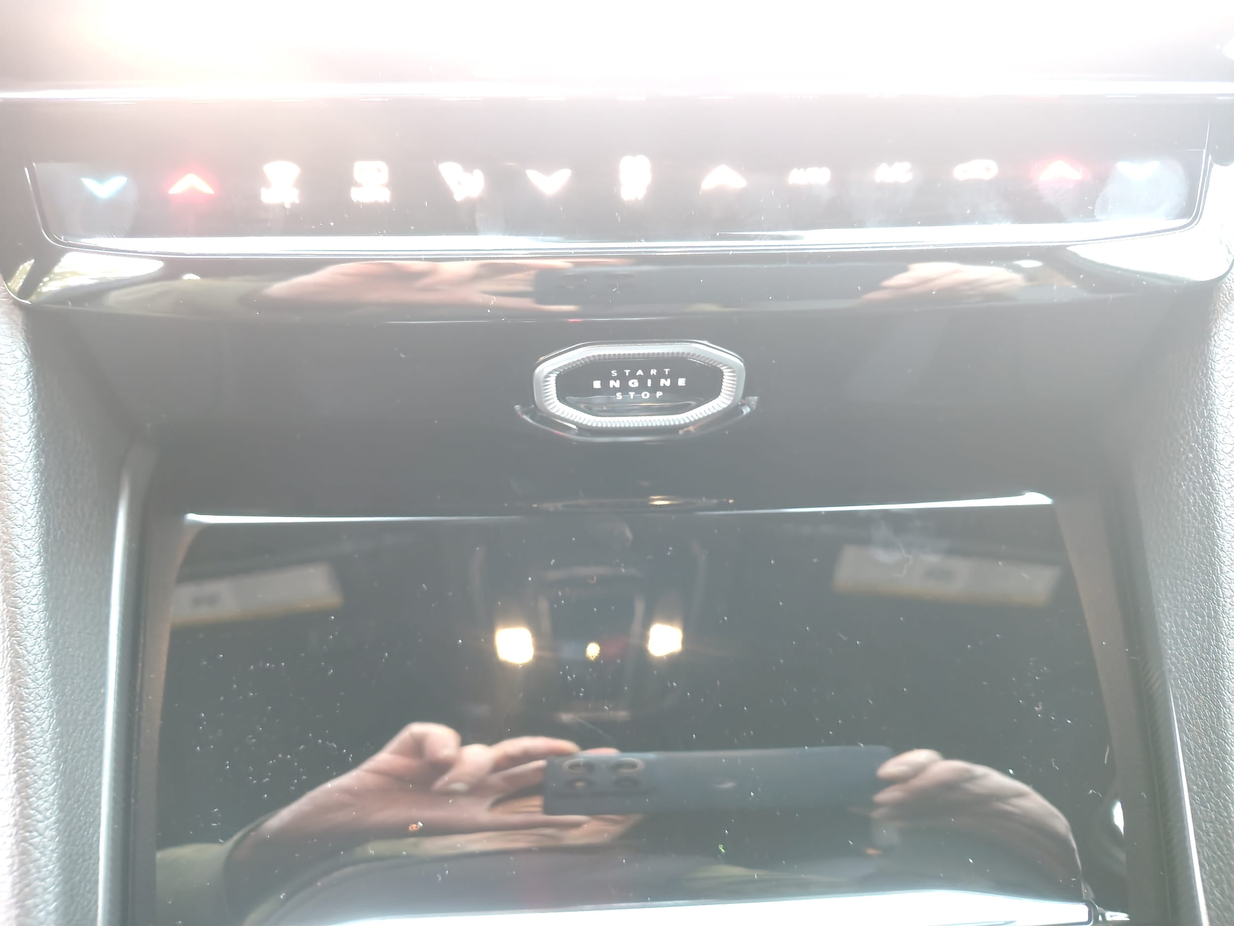 2027 Jeep Grand Cherokee photo 36 of 41