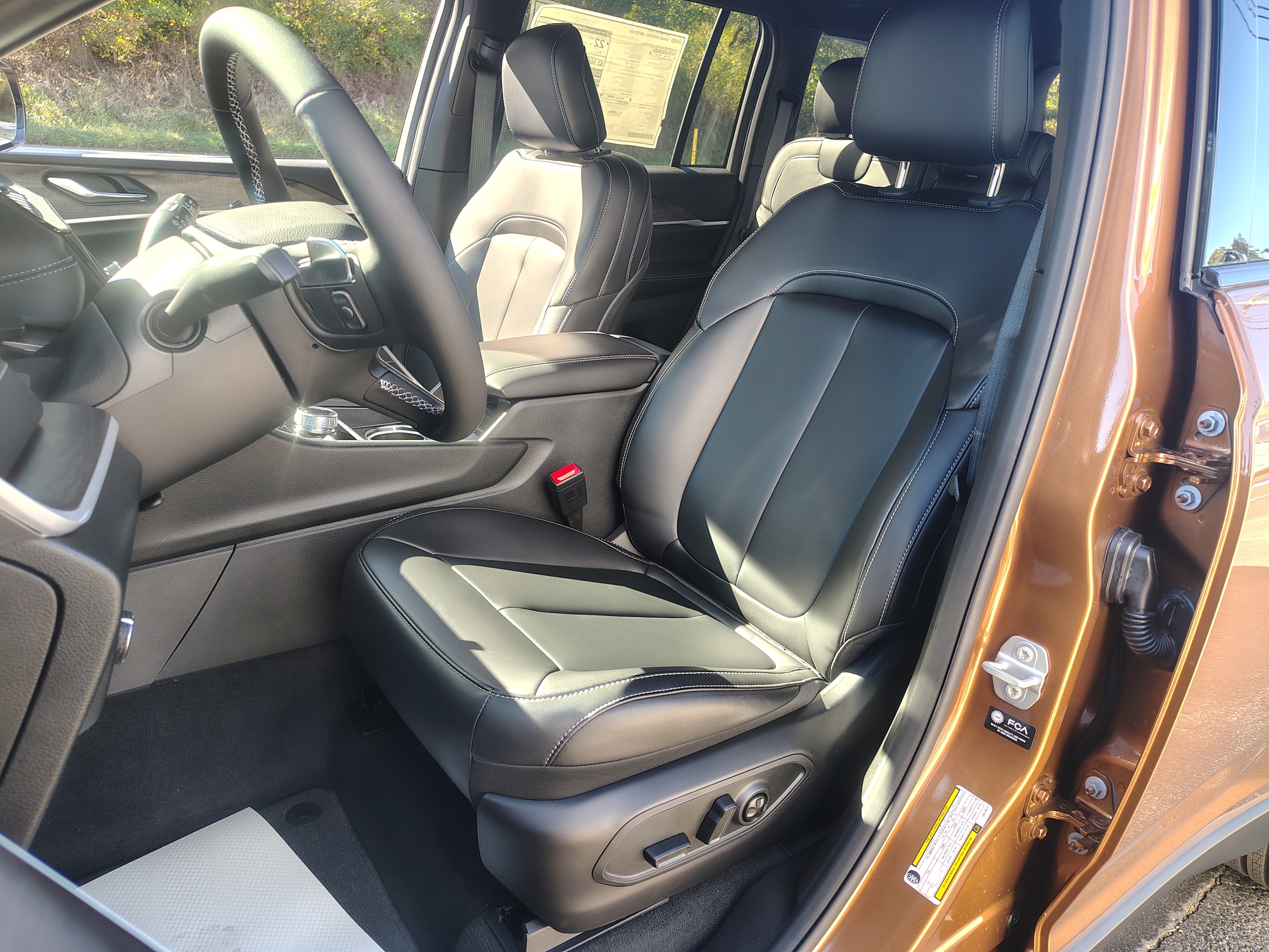2027 Jeep Grand Cherokee photo 20 of 45