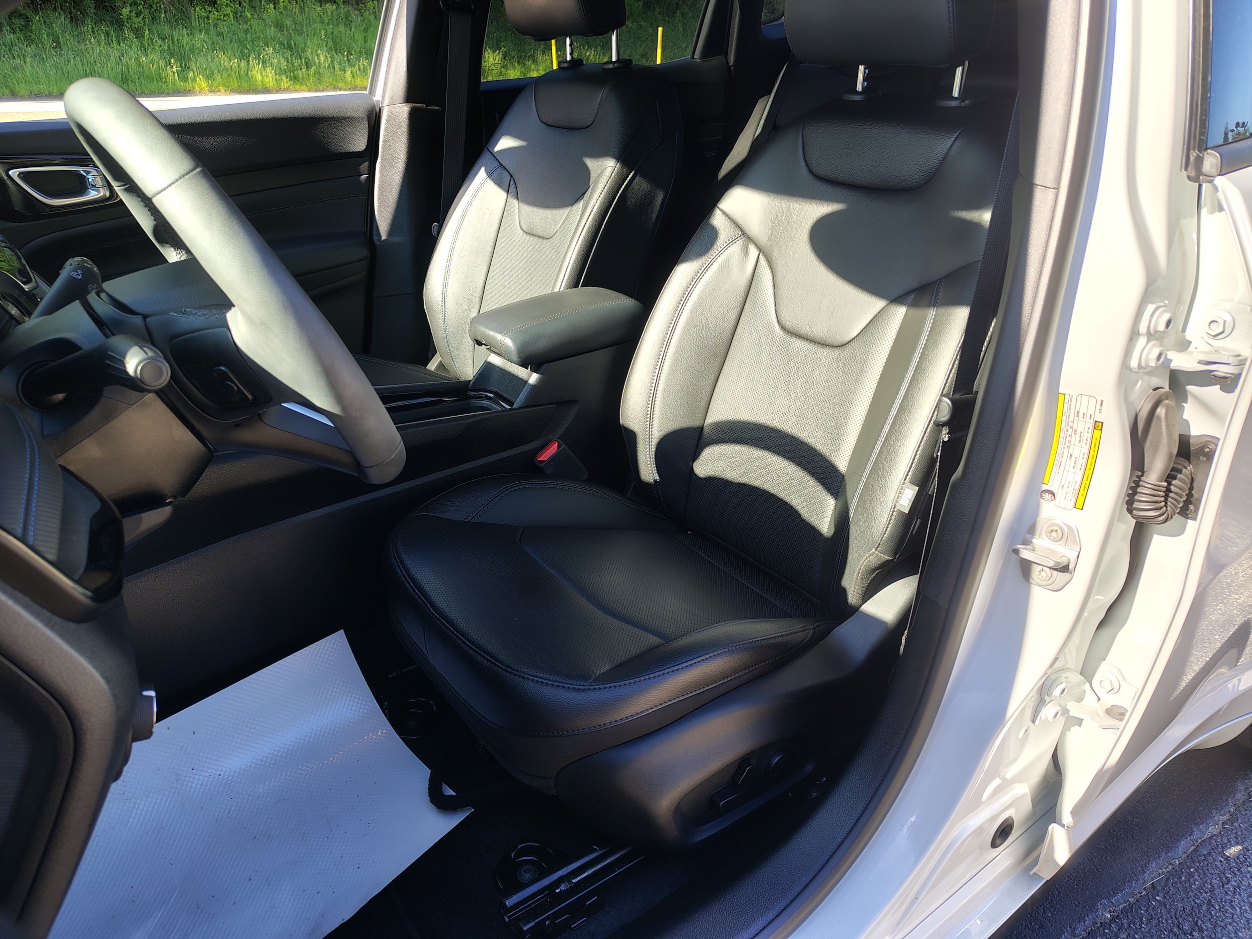 2025 Jeep Compass Limited Bright White Clearcoat at Solomon CJD Brownsville