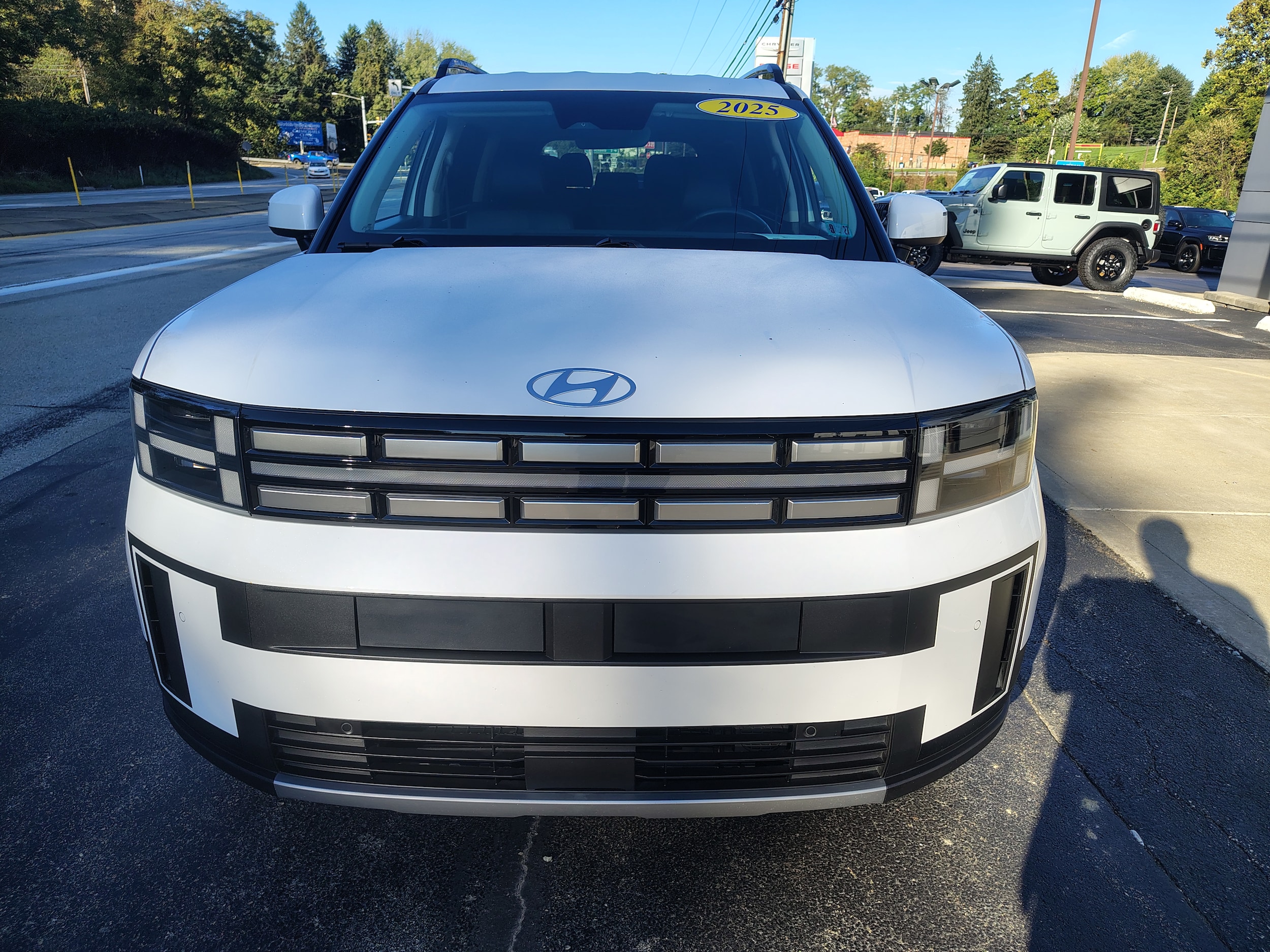 2025 Hyundai Santa Fe Hybrid photo 3 of 40