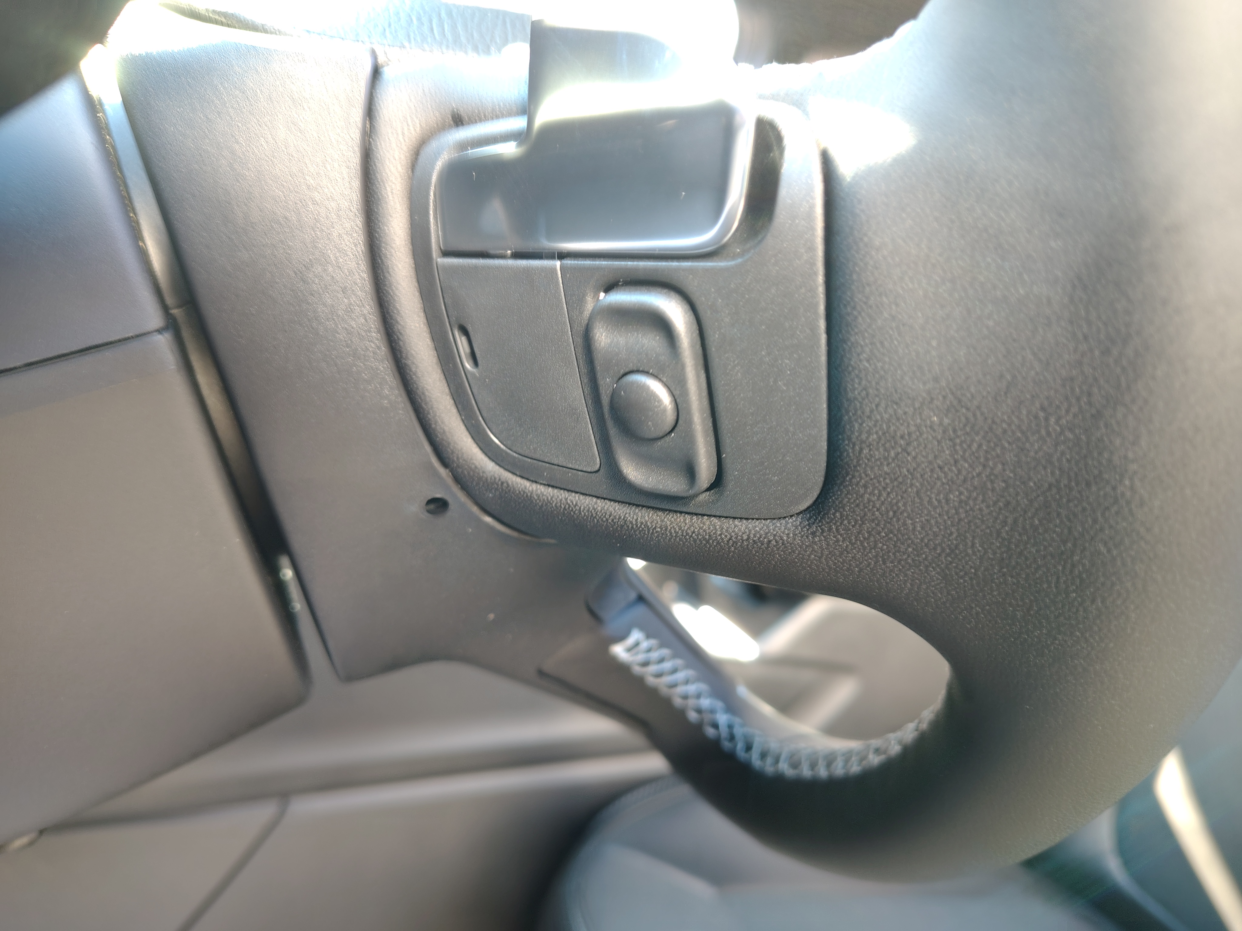 2027 Jeep Grand Cherokee photo 31 of 40