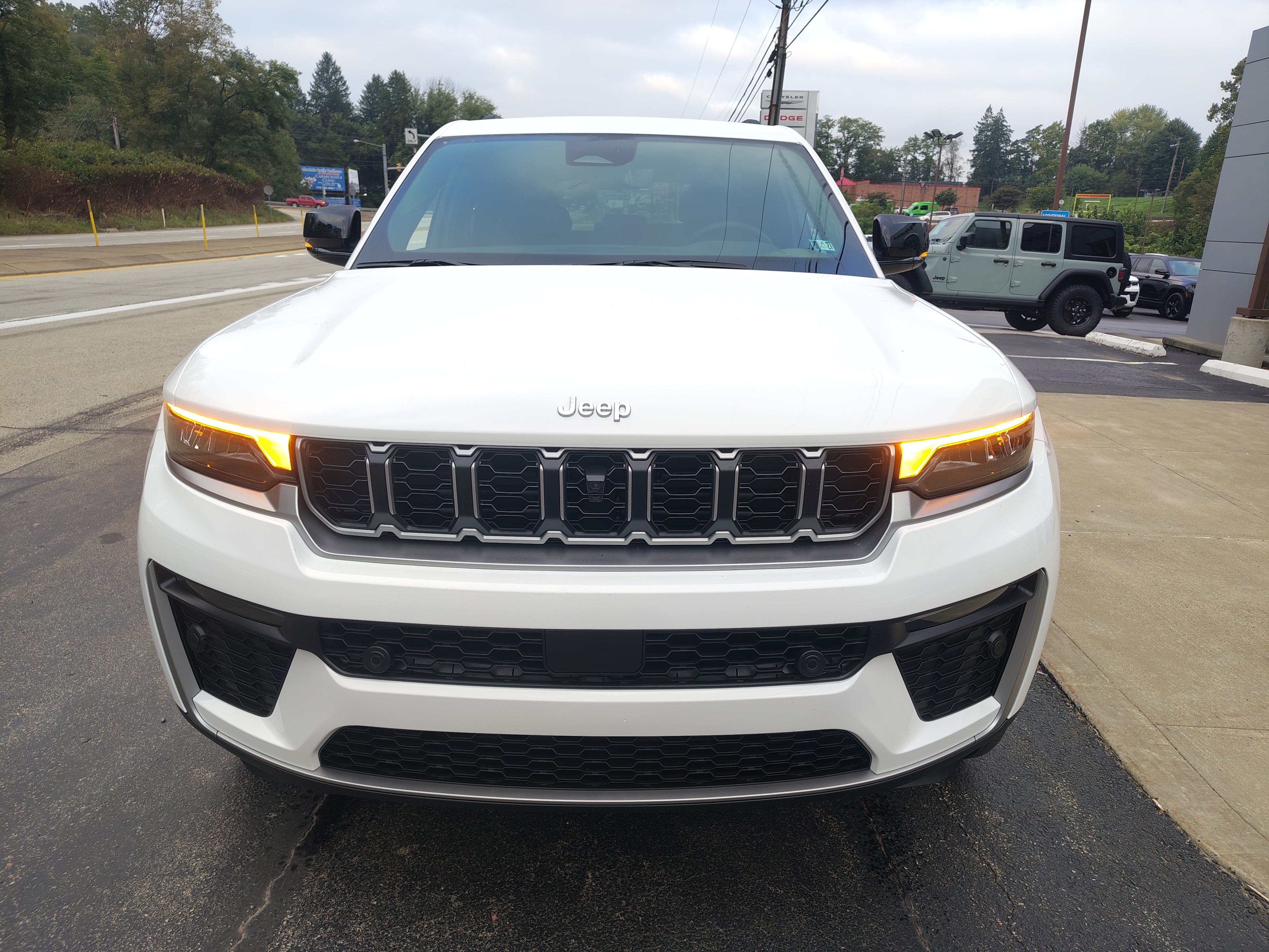 New 2027 Jeep Grand Cherokee LIMITED 4X4 Sport Utility