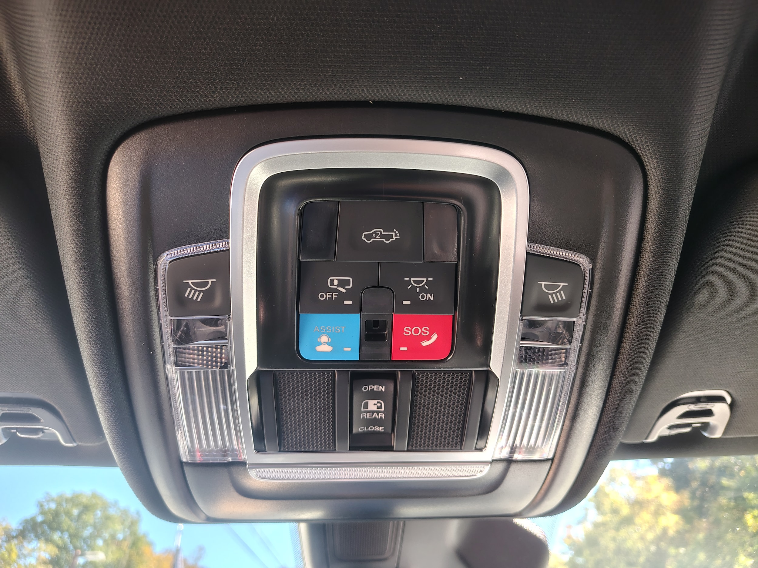 2027 Ram 1500 photo 39 of 41