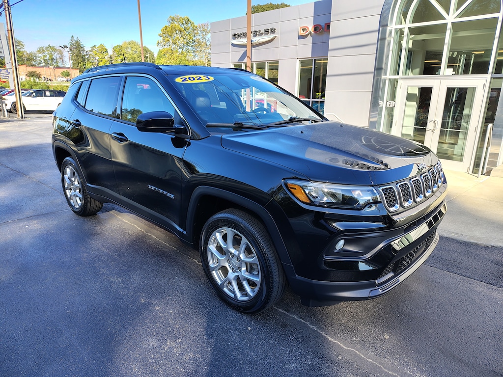 Used 2023 Jeep Compass Latitude Lux Latitude Lux 4x4