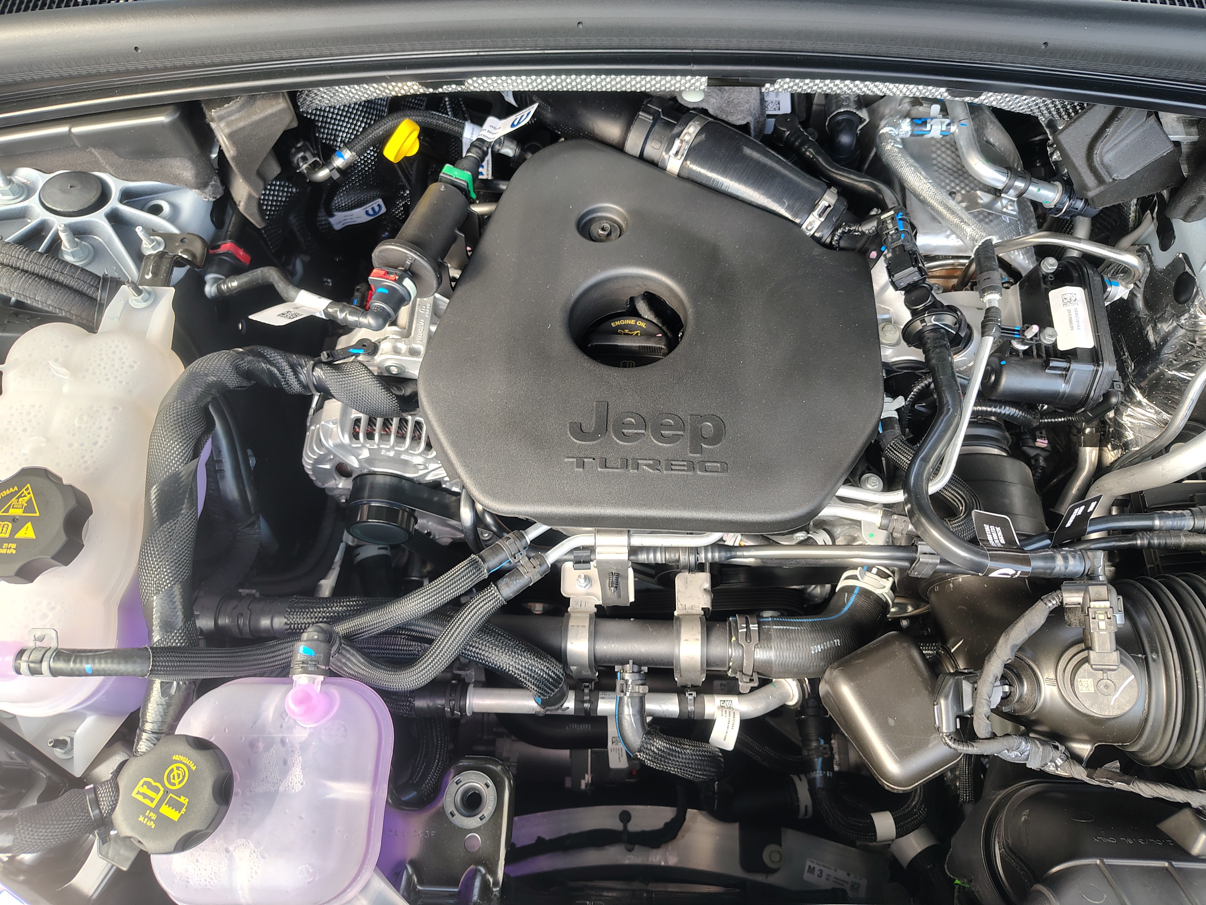 2027 Jeep Grand Cherokee photo 17 of 42