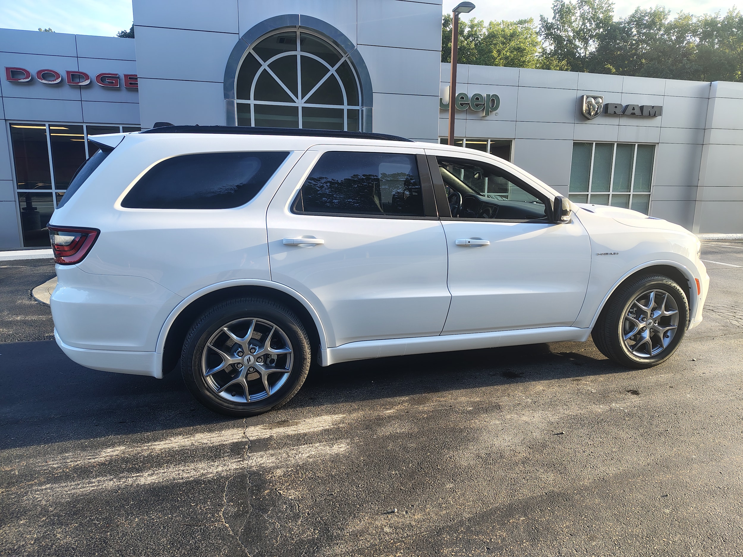 2027 Dodge Durango GT HEMI V8 PLUS AWD White Knuckle at Solomon CJD Carmichaels