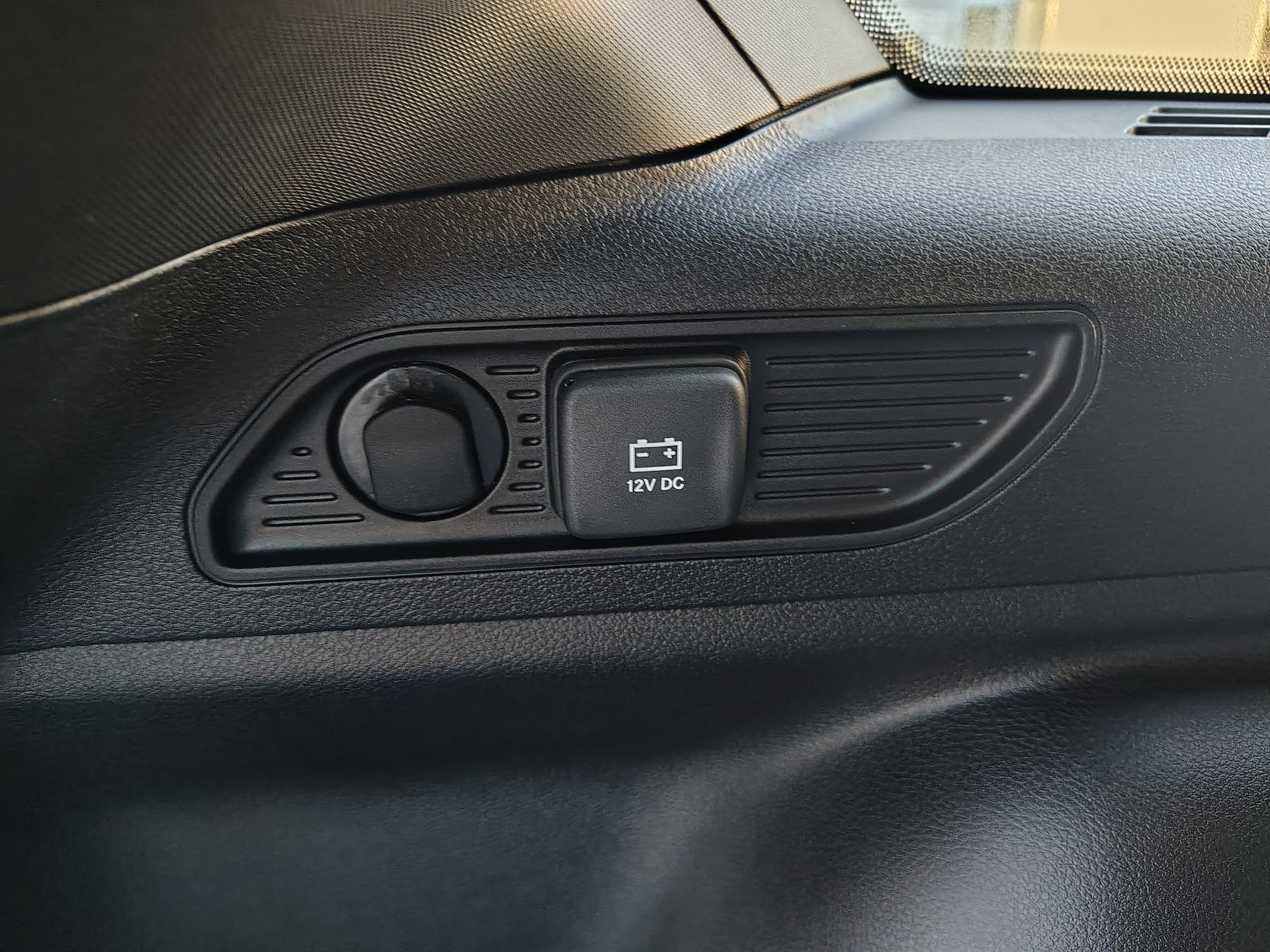 2027 Jeep Grand Cherokee photo 14 of 43