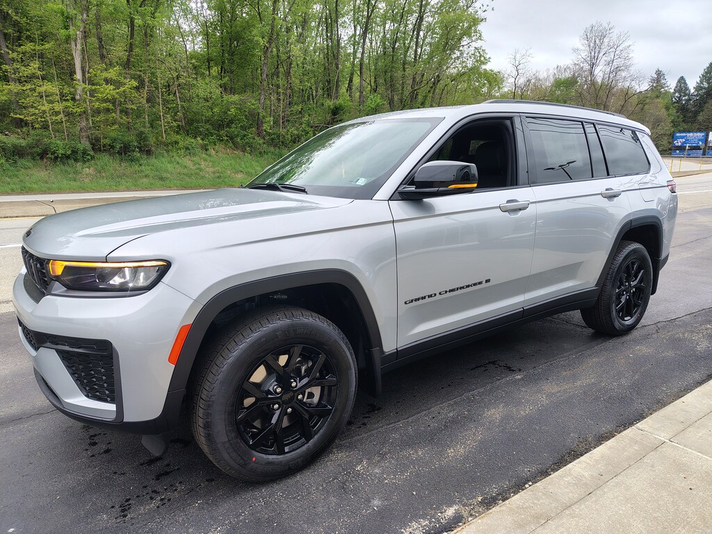 New 2026 Jeep Grand Cherokee L LAREDO ALTITUDE 4X4 Sport Utility
