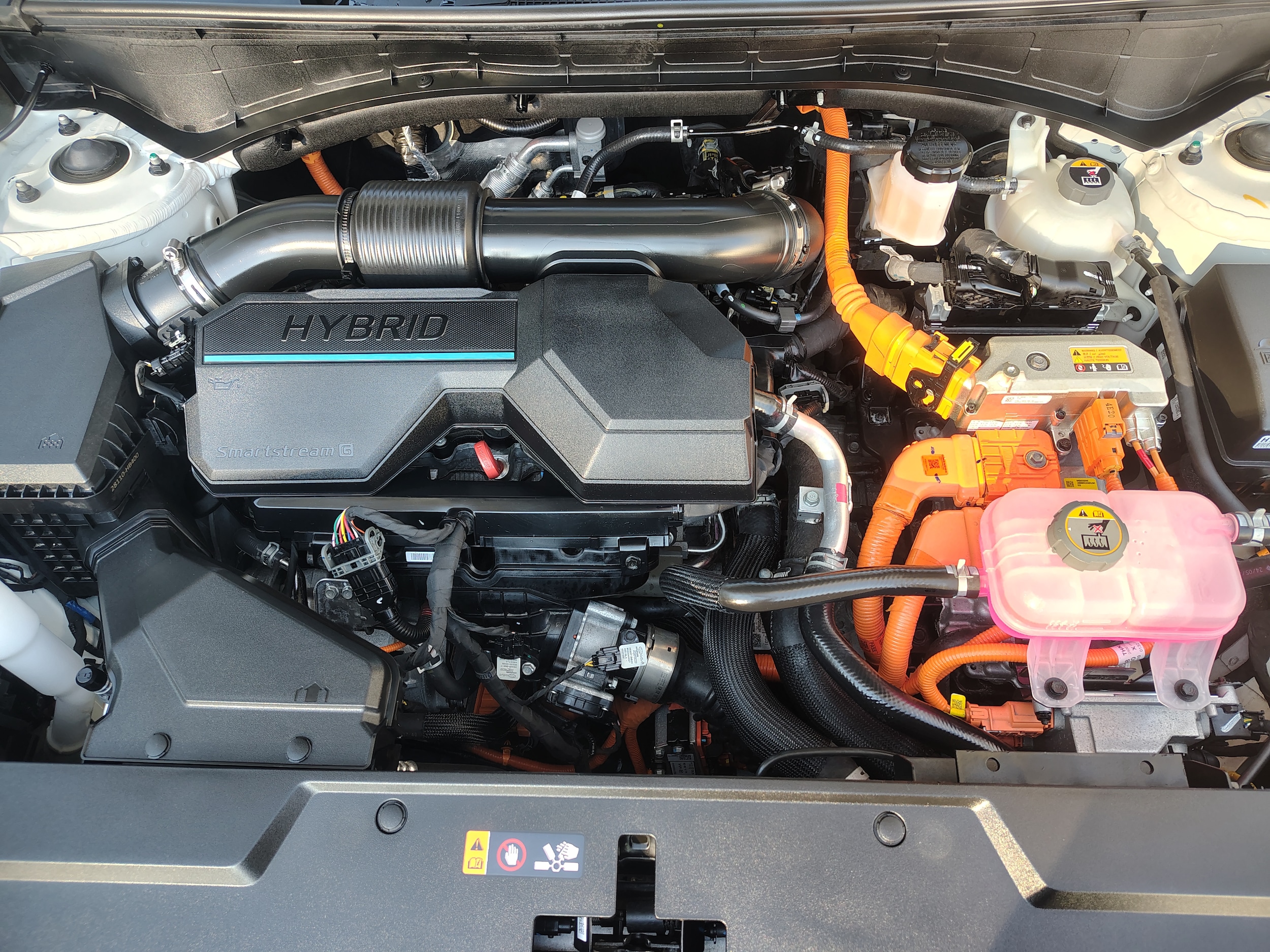 2025 Hyundai Santa Fe Hybrid photo 17 of 40