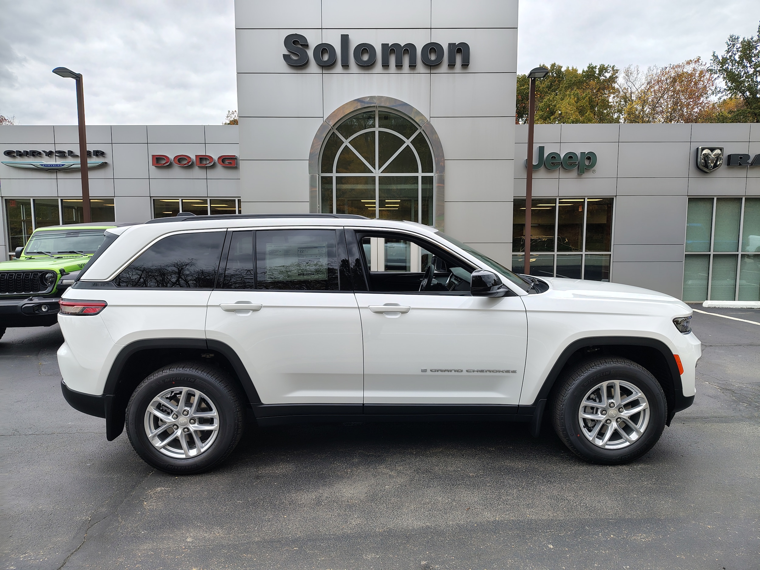 2025 Jeep Grand Cherokee Laredo's photo