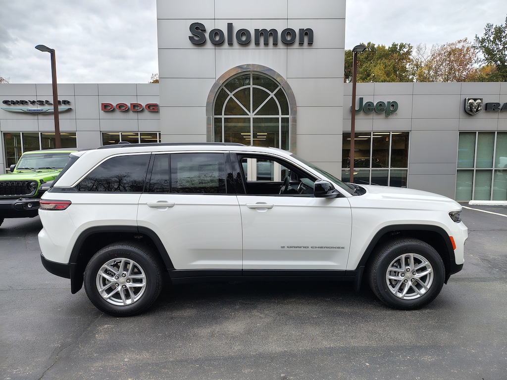 New 2025 Jeep Grand Cherokee LAREDO X 4X4 Sport Utility